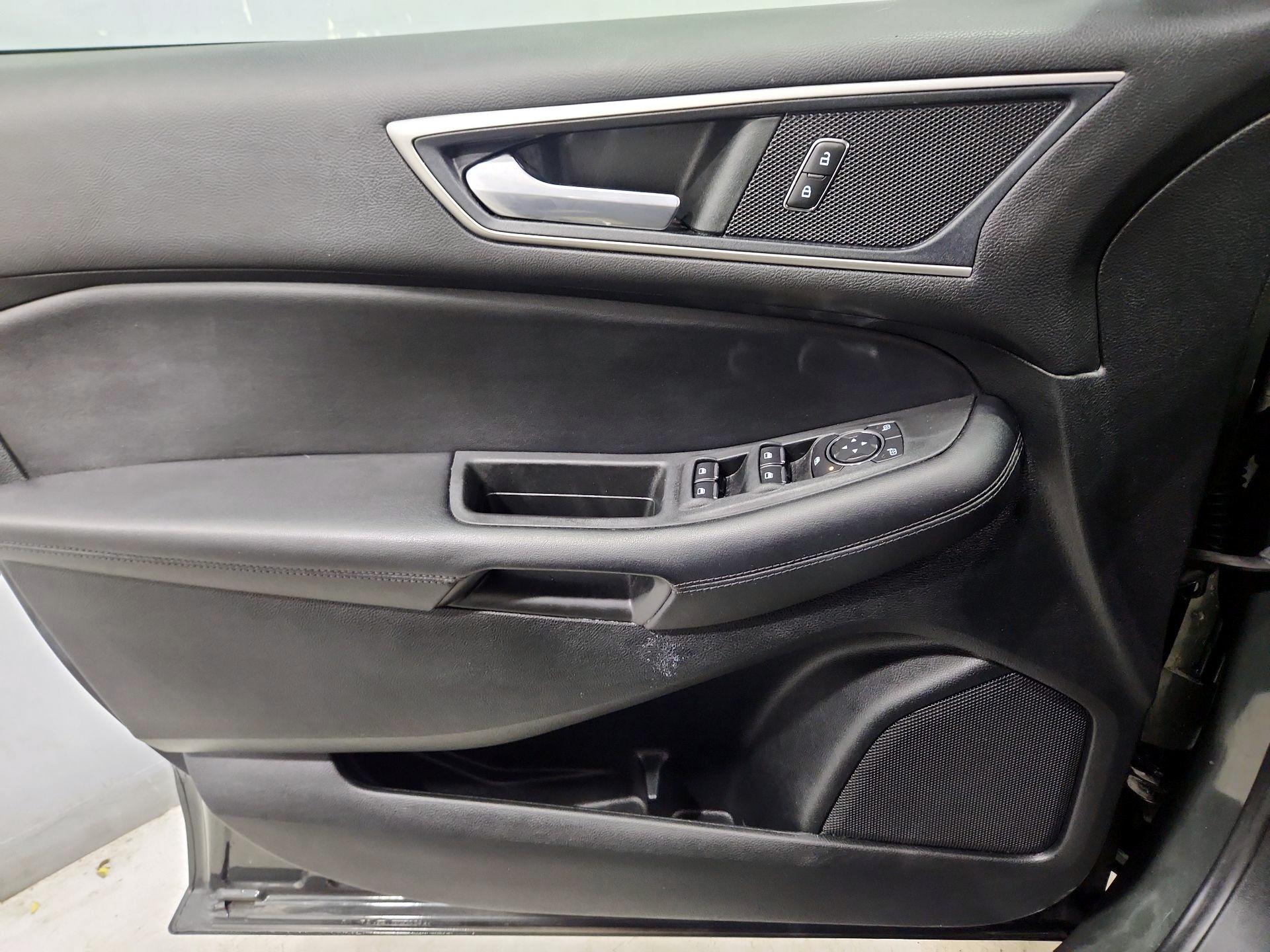 Thumbnail: 2022 Ford Edge - 12