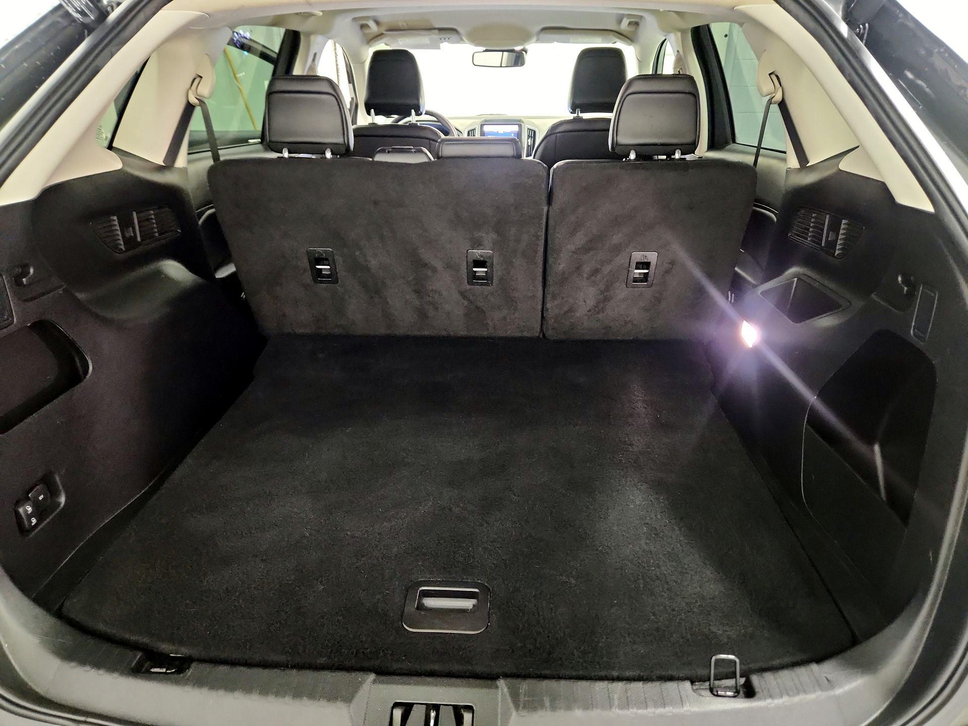 Thumbnail: 2022 Ford Edge - 20