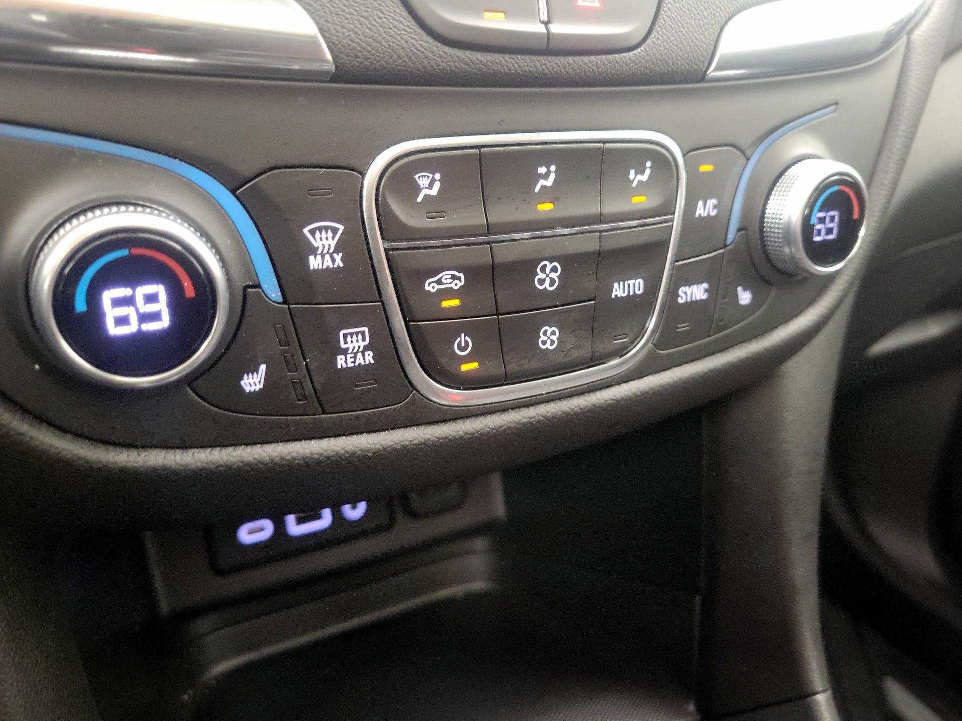 Thumbnail: 2022 Chevrolet Equinox - 16