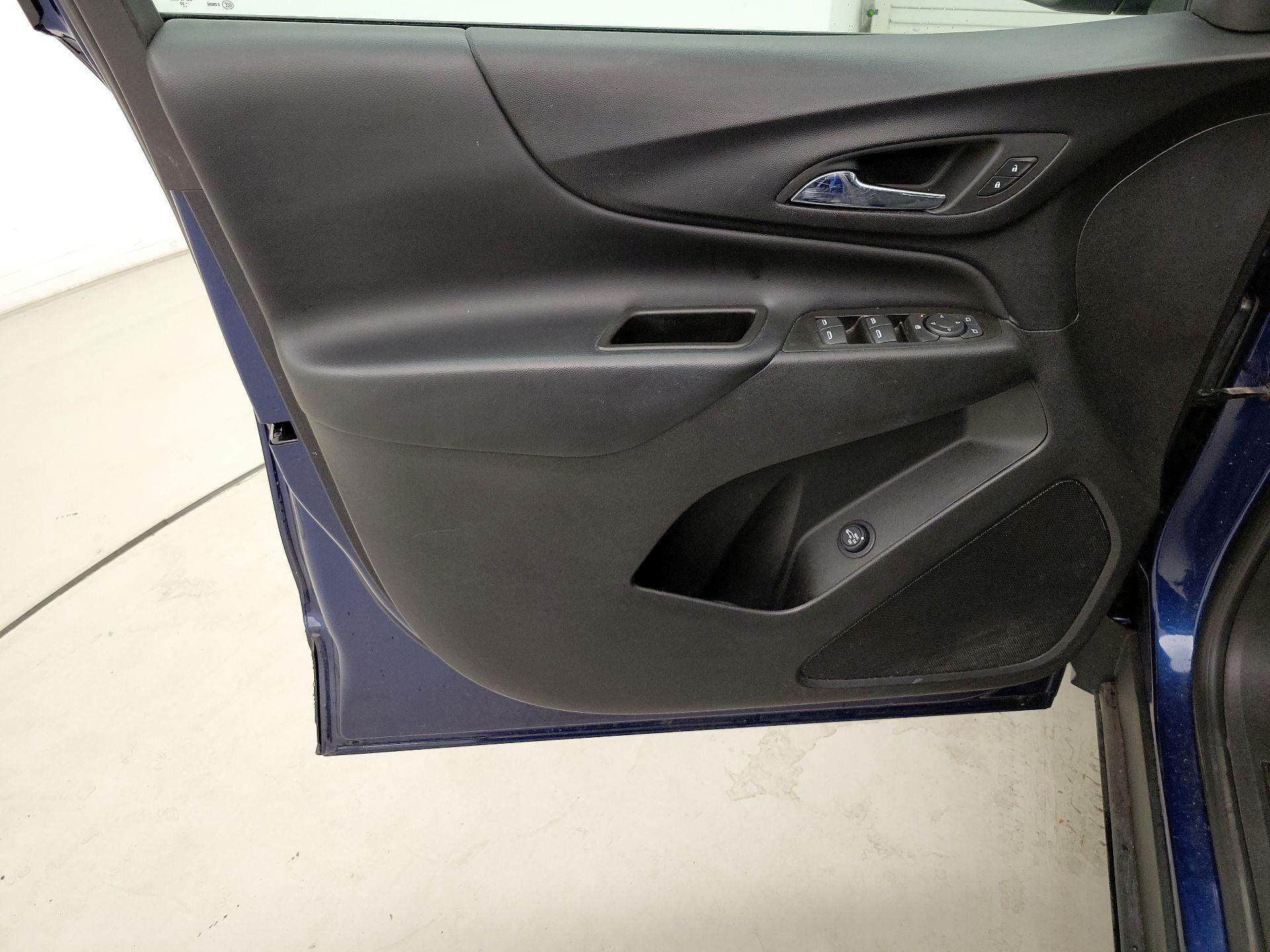 Thumbnail: 2022 Chevrolet Equinox - 12