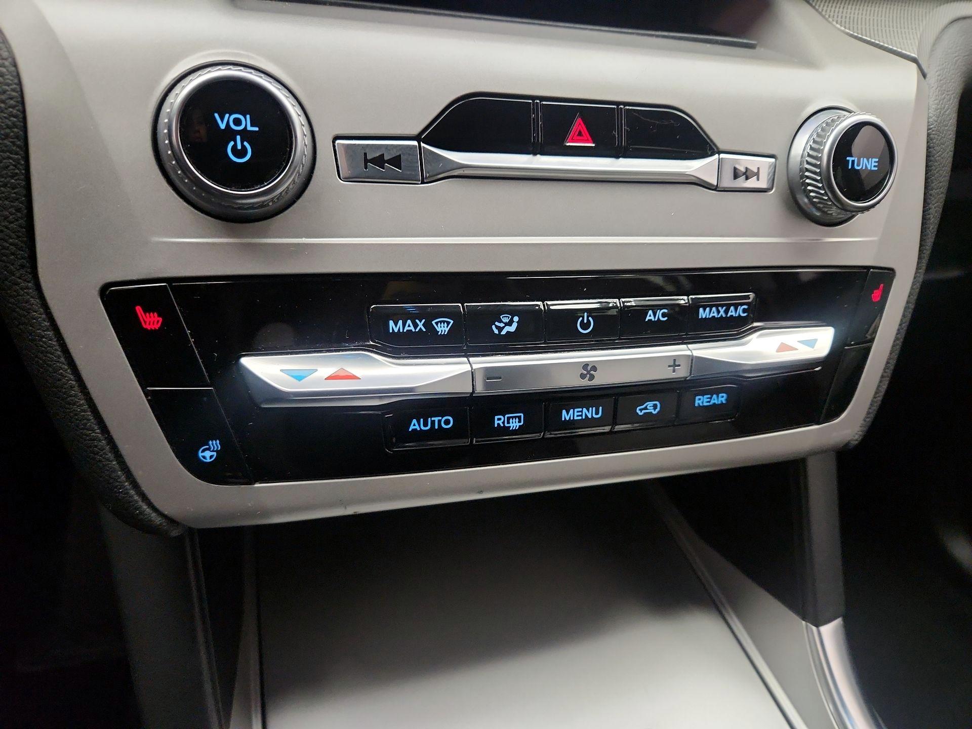 Thumbnail: 2023 Ford Explorer - 17