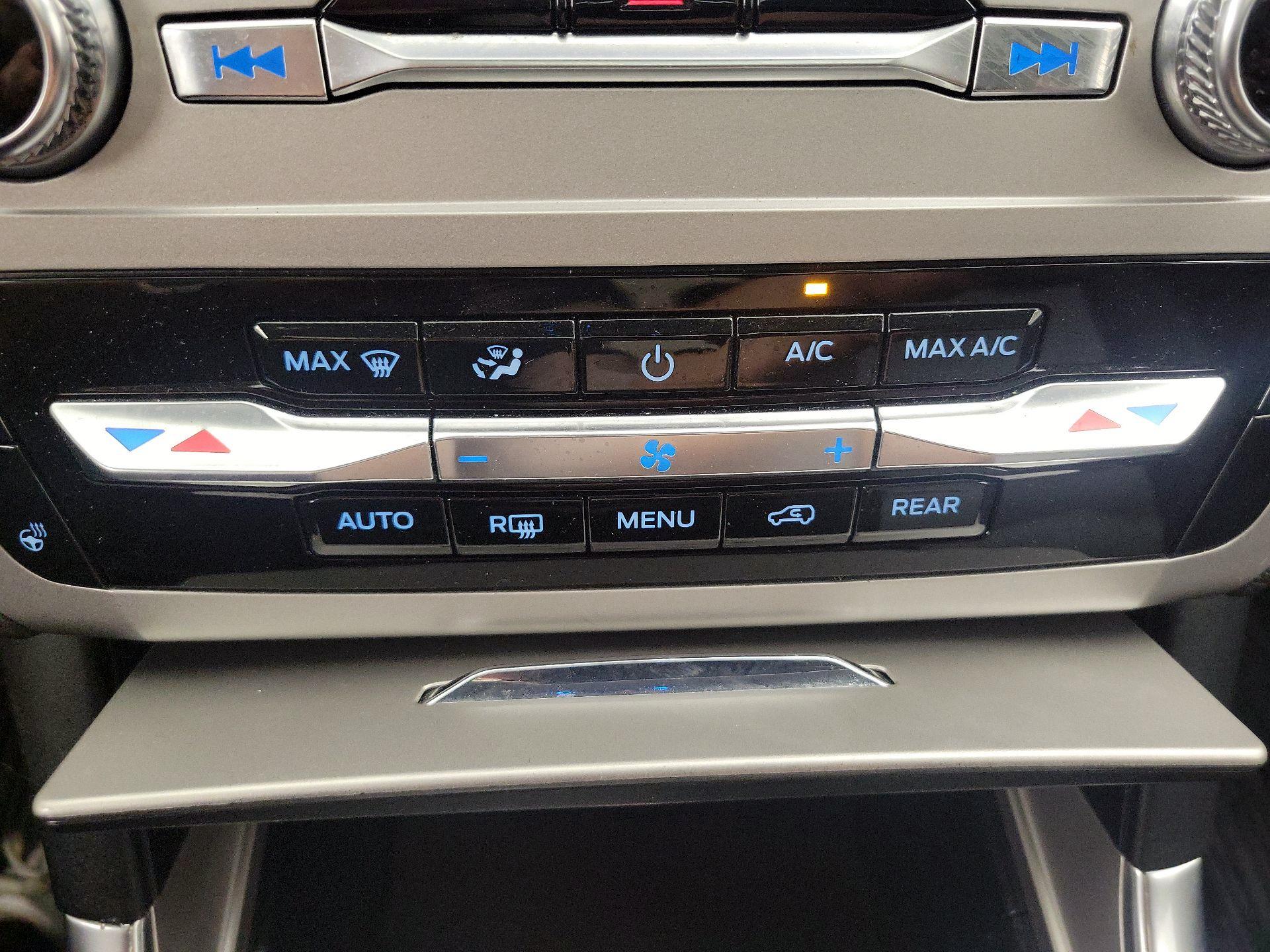 Thumbnail: 2022 Ford Explorer - 17