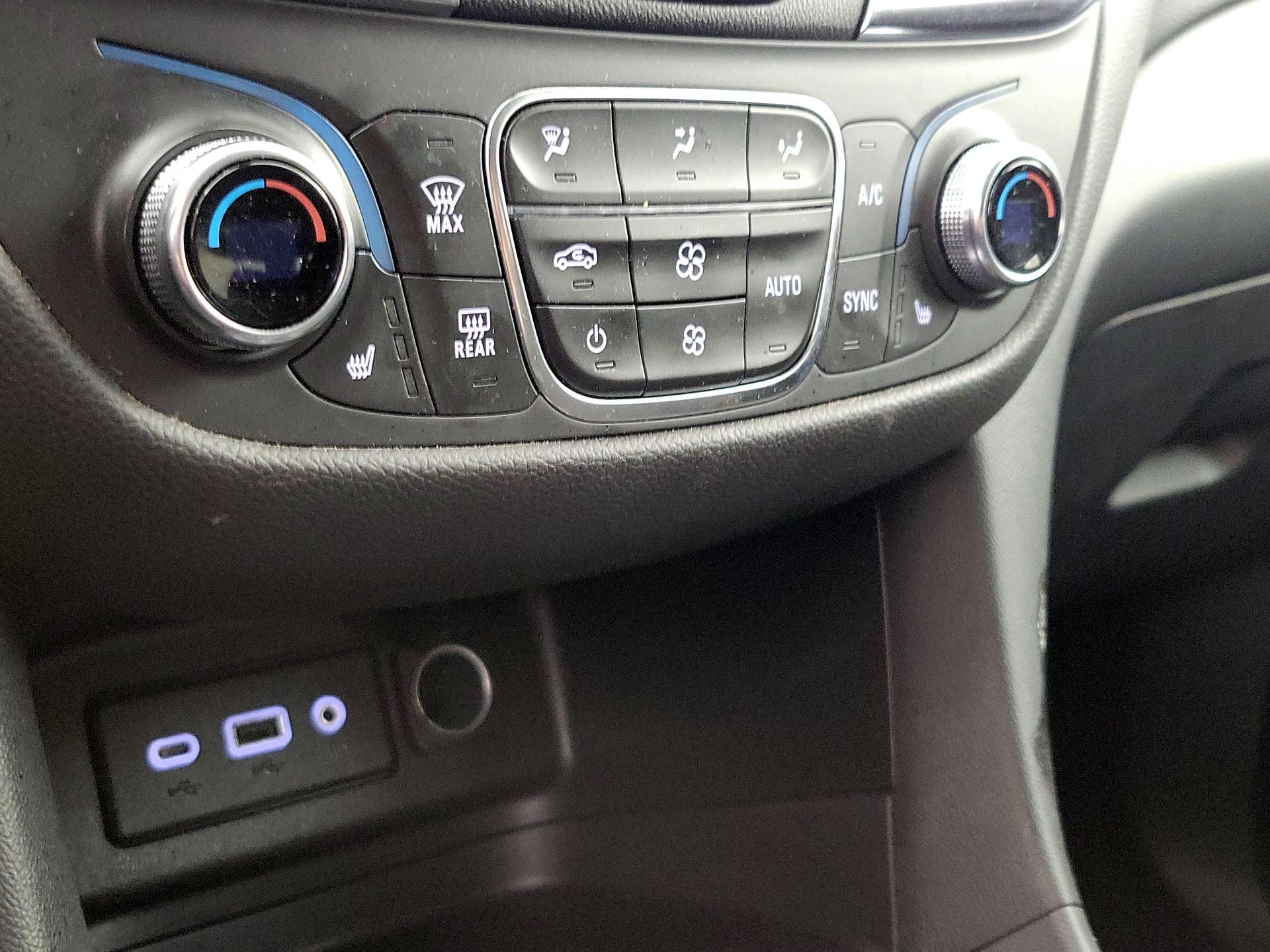 Thumbnail: 2022 Chevrolet Equinox - 16