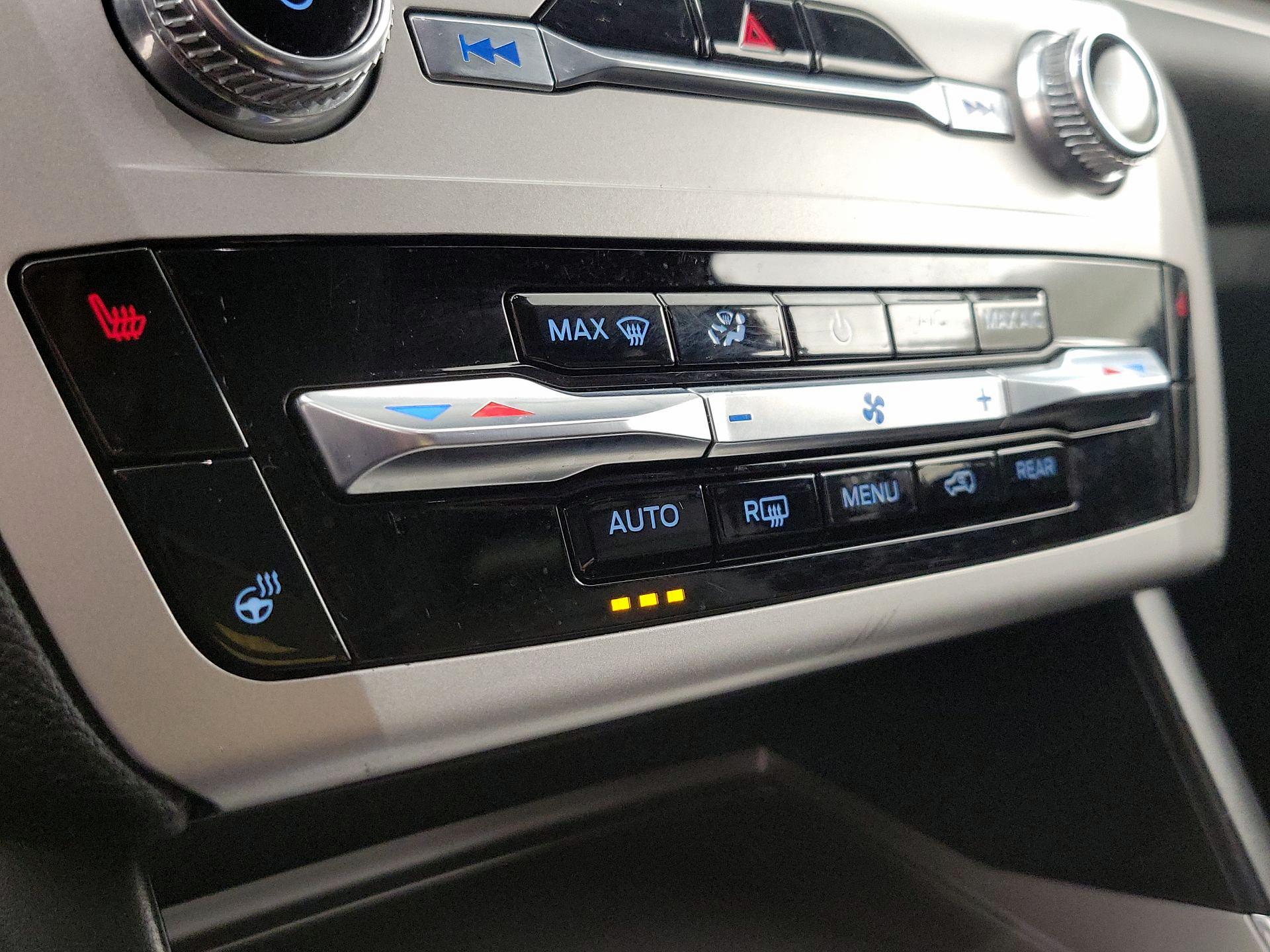 Thumbnail: 2022 Ford Explorer - 16