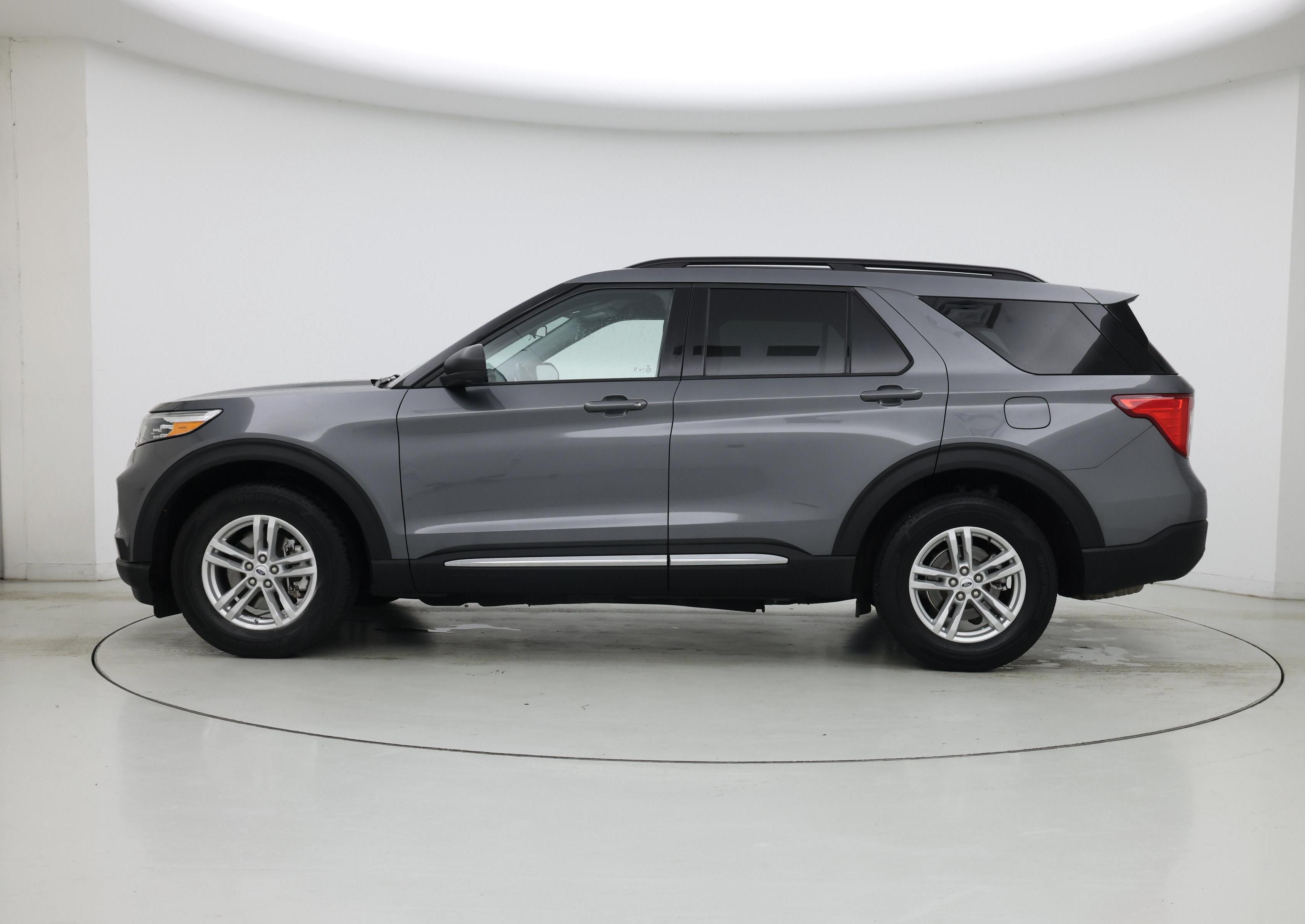 Thumbnail: 2022 Ford Explorer - 3
