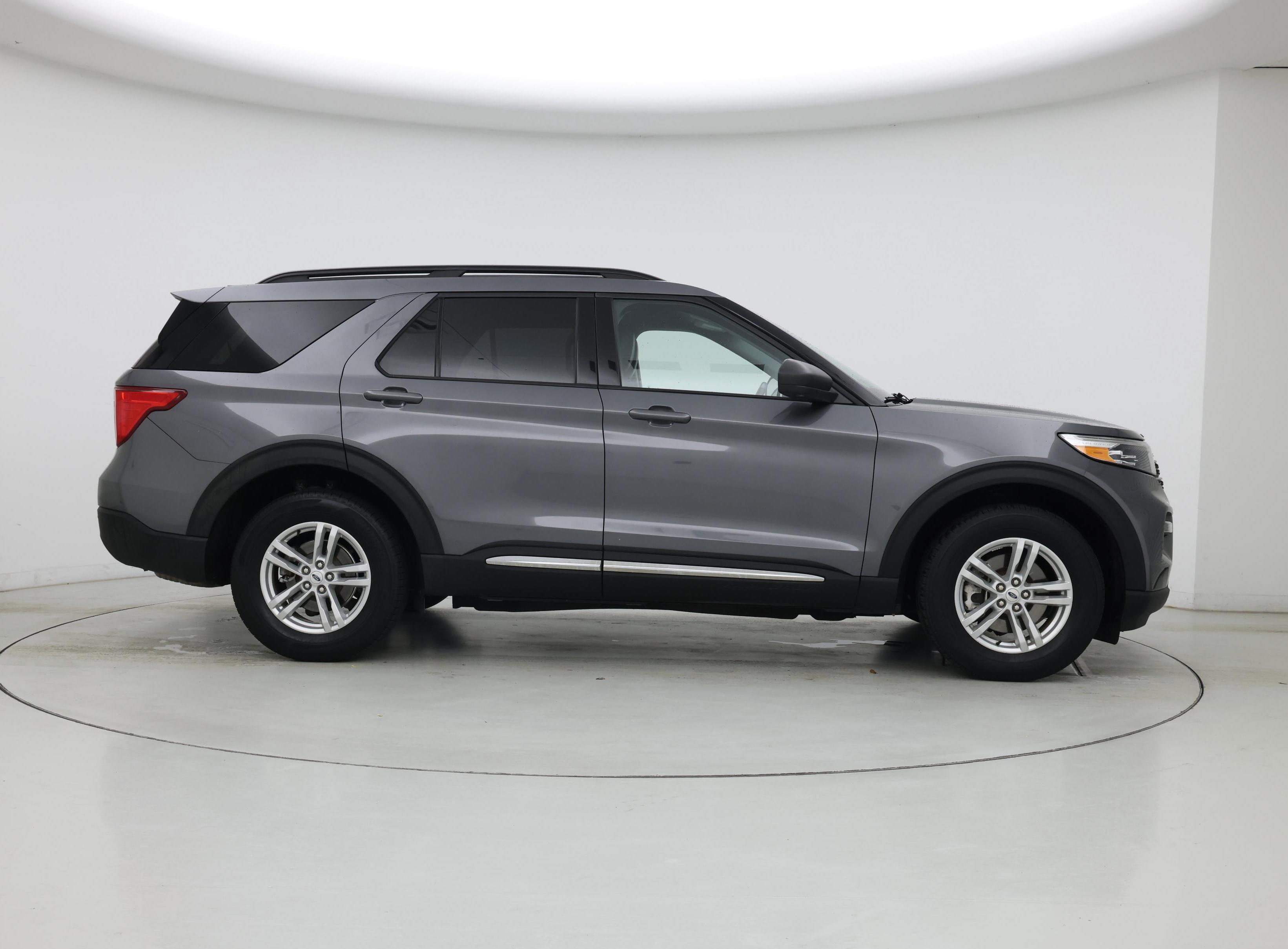 Thumbnail: 2022 Ford Explorer - 7