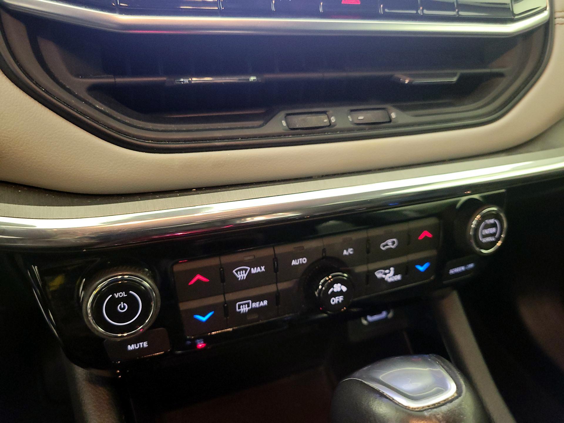 Thumbnail: 2022 Jeep Compass - 17