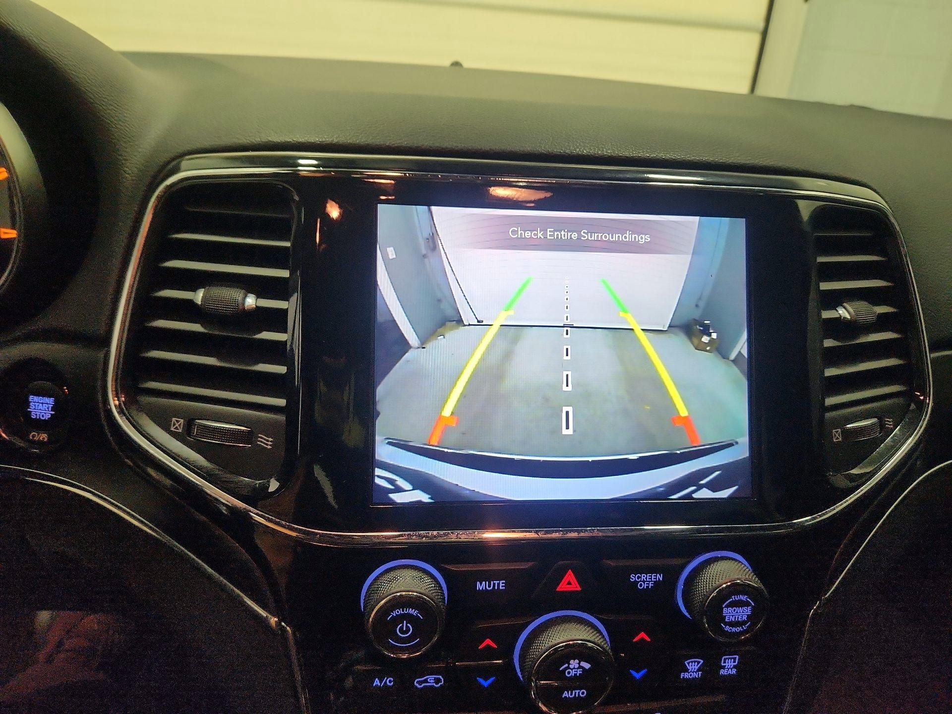 Thumbnail: 2022 Jeep Grand Cherokee - 14