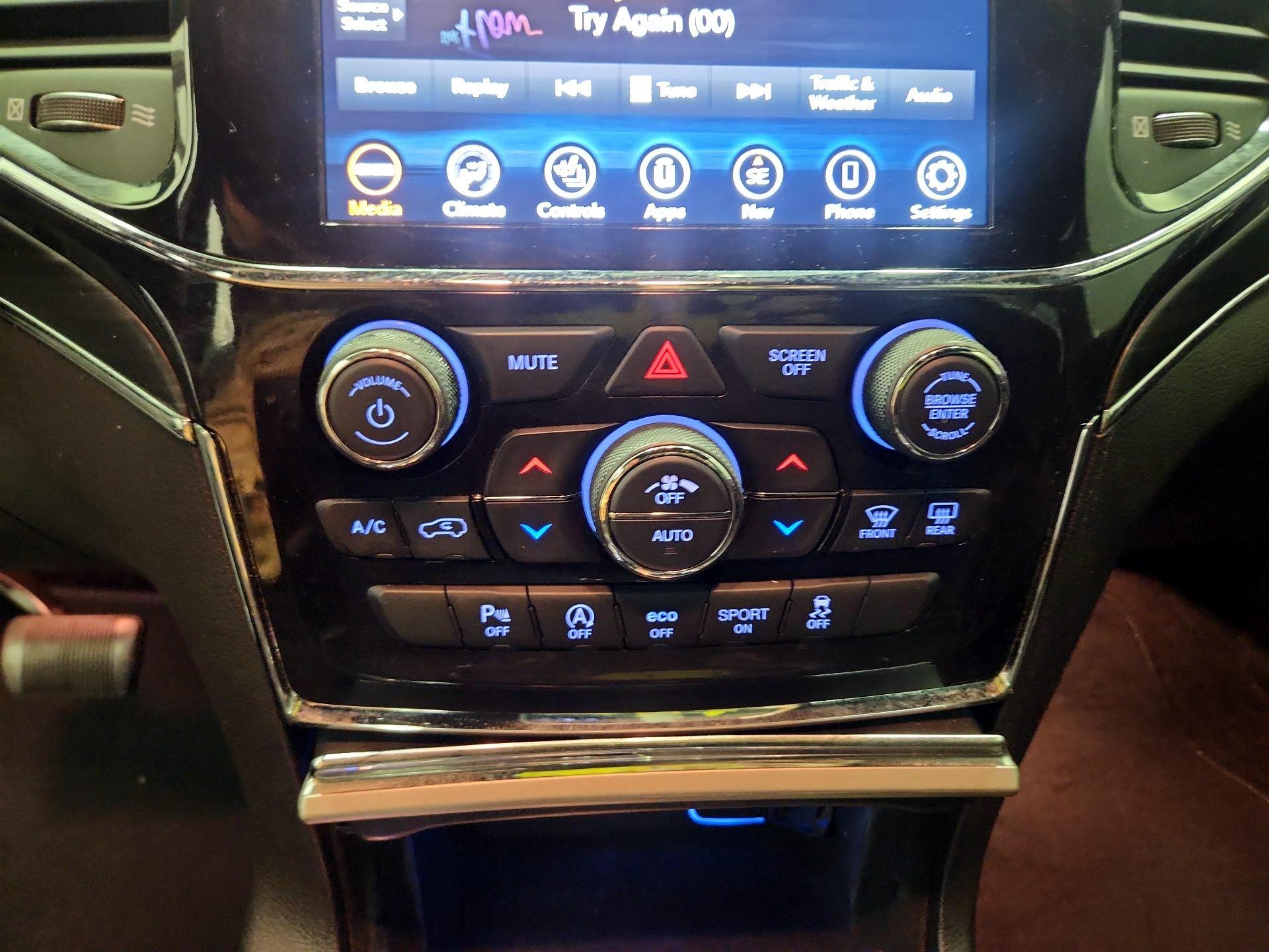 Thumbnail: 2022 Jeep Grand Cherokee - 16