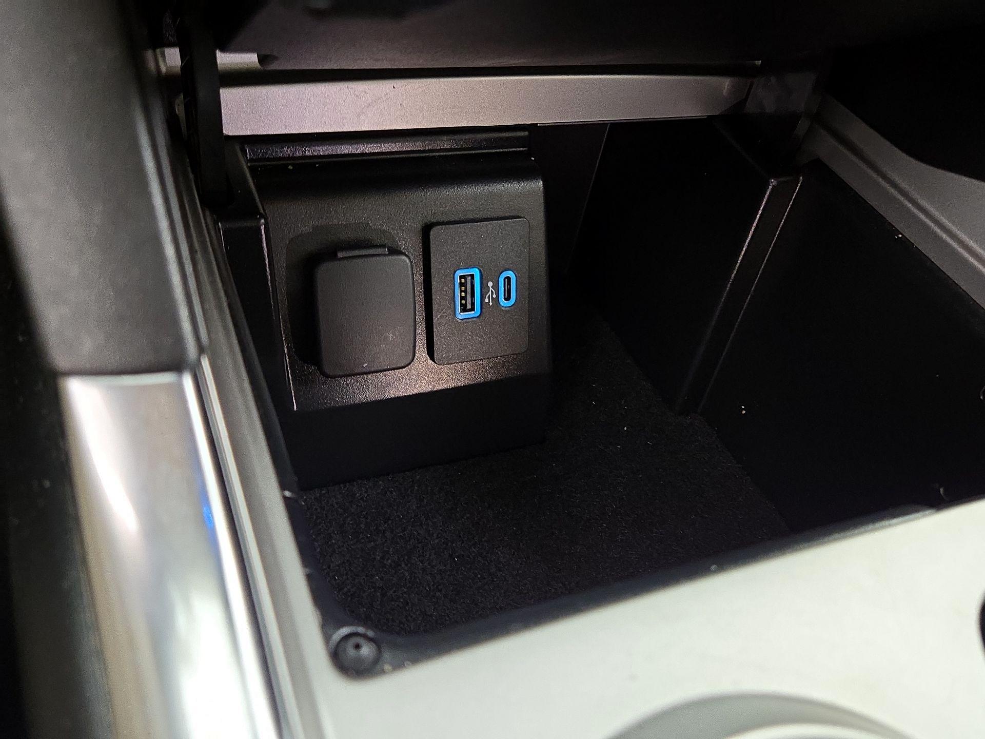 Thumbnail: 2021 Ford Explorer - 19