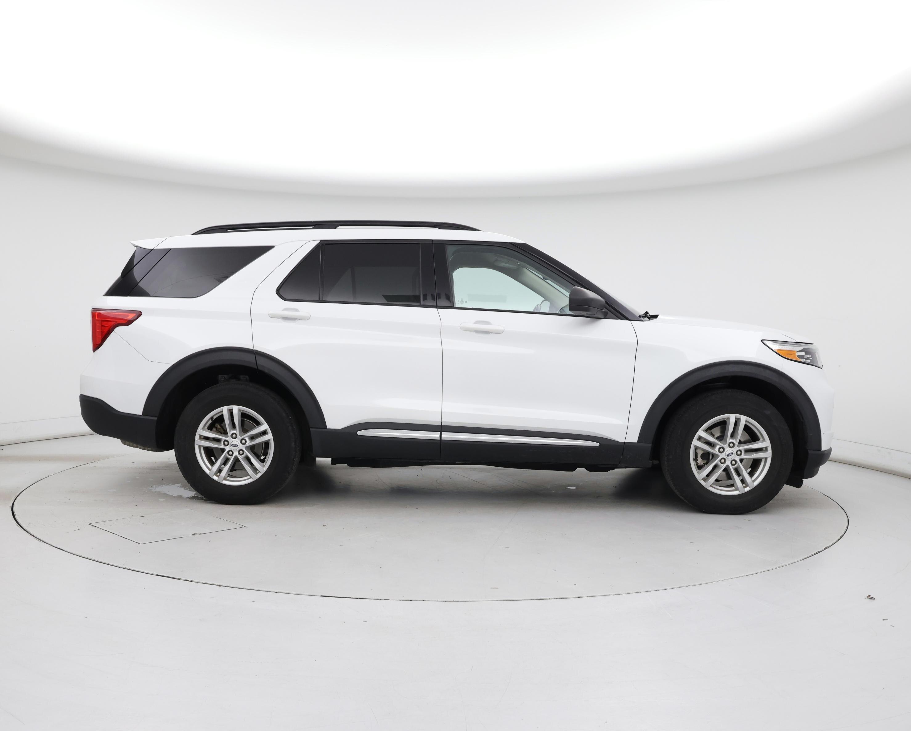 Thumbnail: 2021 Ford Explorer - 7