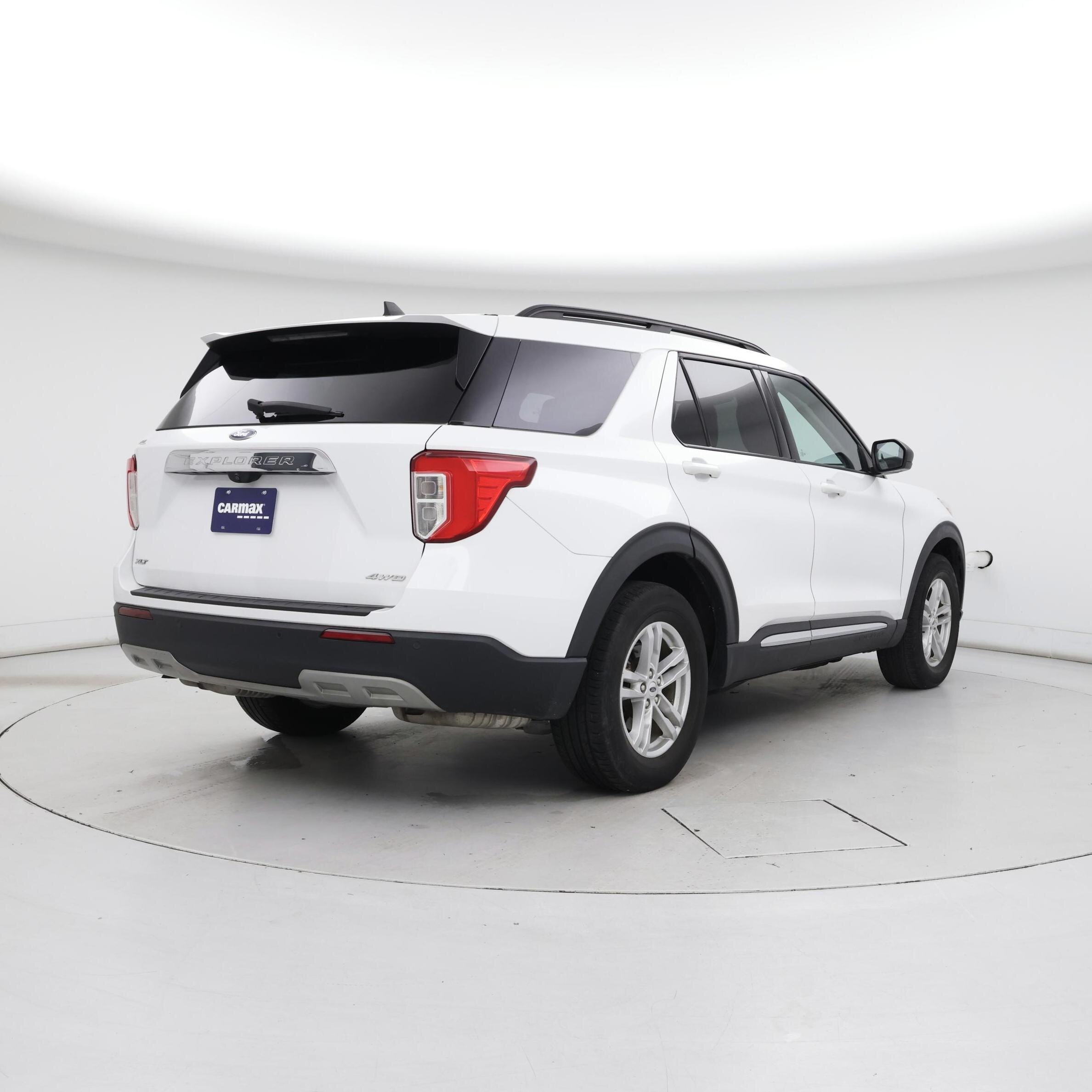 Thumbnail: 2021 Ford Explorer - 8