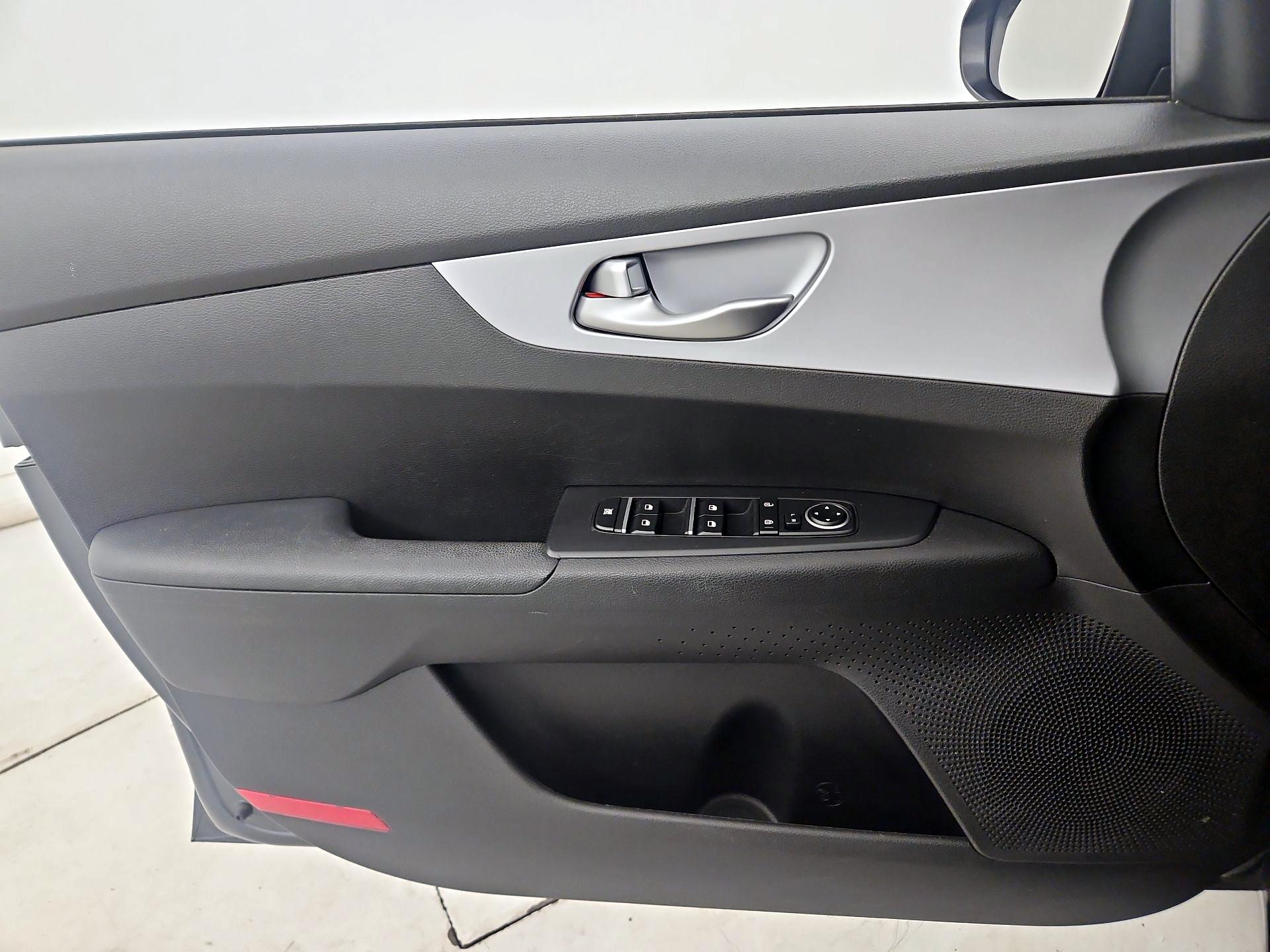 Thumbnail: 2023 Kia Forte - 12