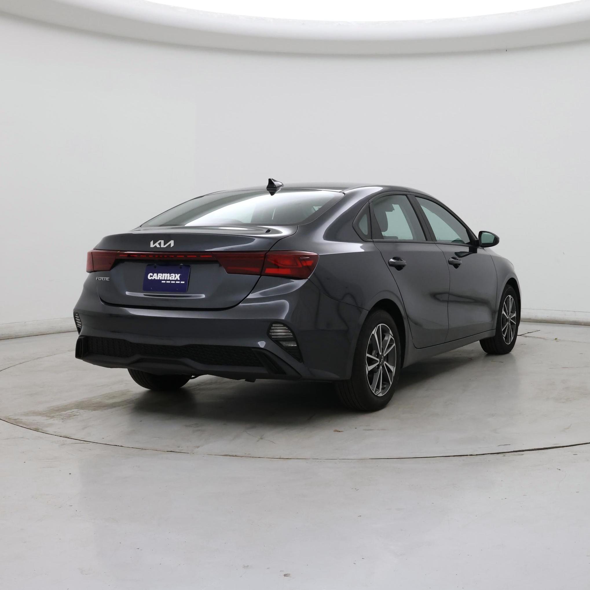 Thumbnail: 2023 Kia Forte - 8