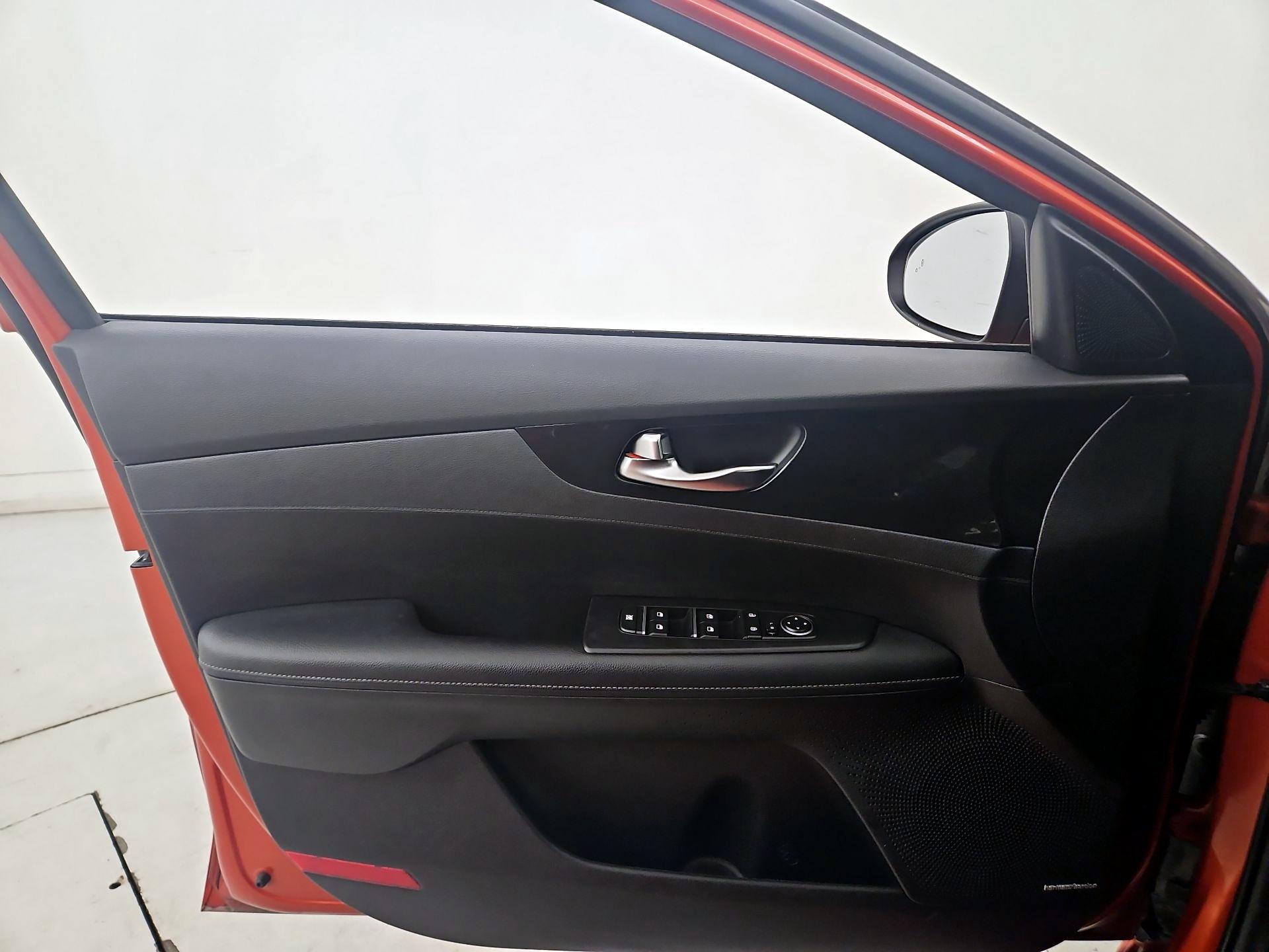 Thumbnail: 2022 Kia Forte - 12