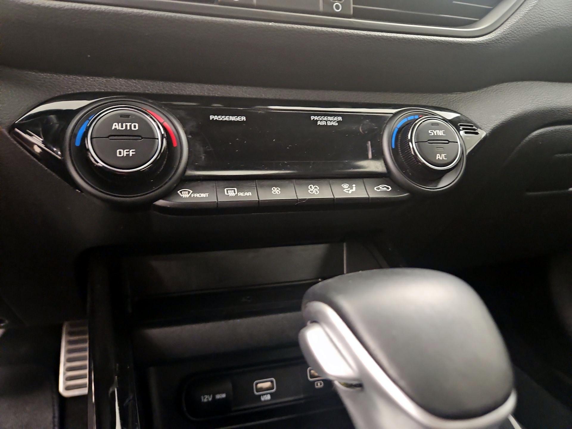 Thumbnail: 2022 Kia Forte - 17