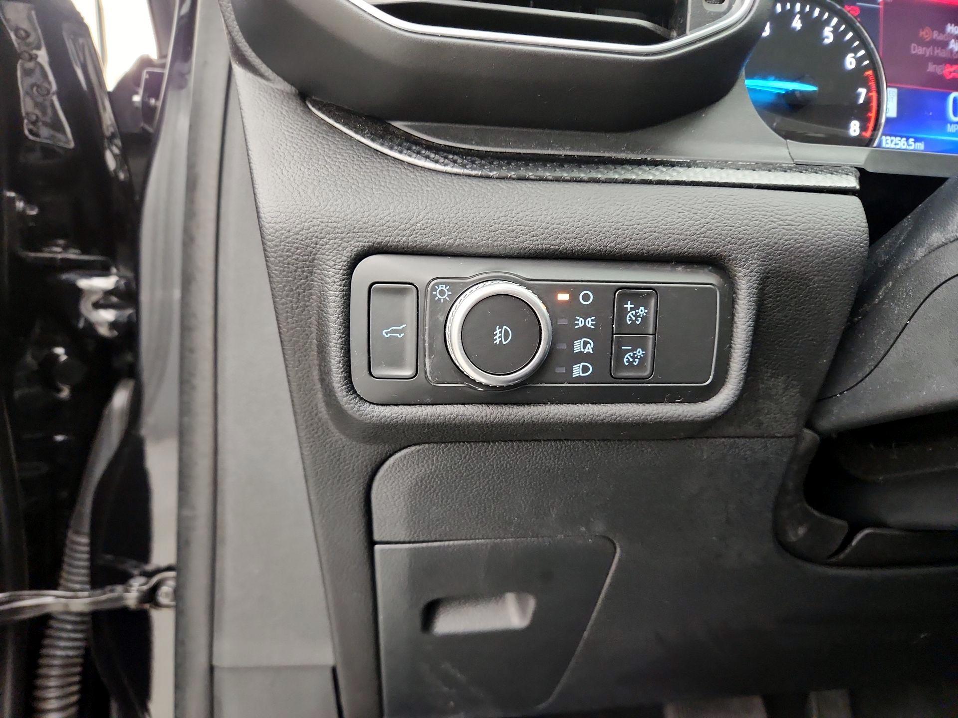 Thumbnail: 2022 Ford Explorer - 13