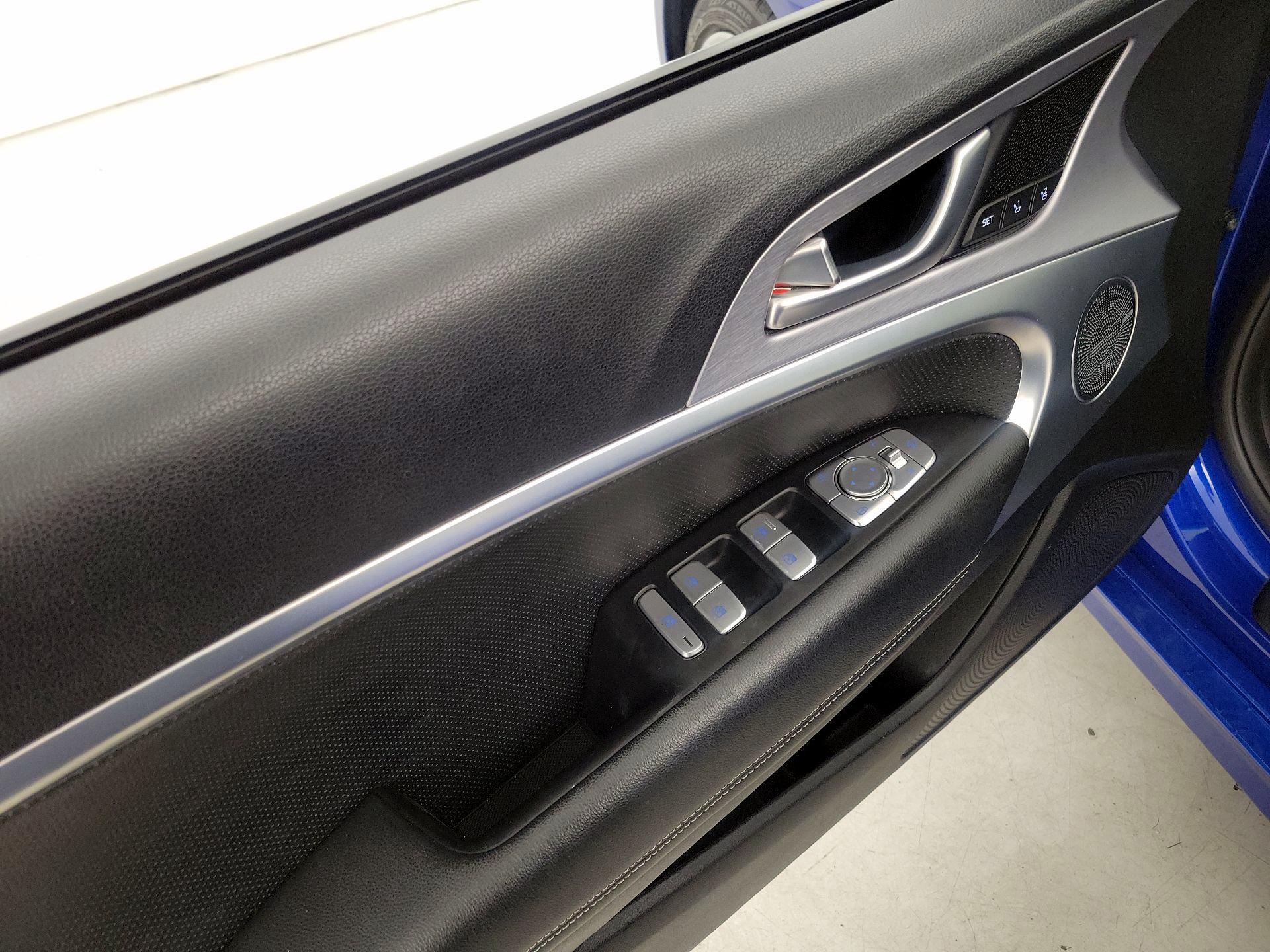 Thumbnail: 2021 Genesis G70 - 12