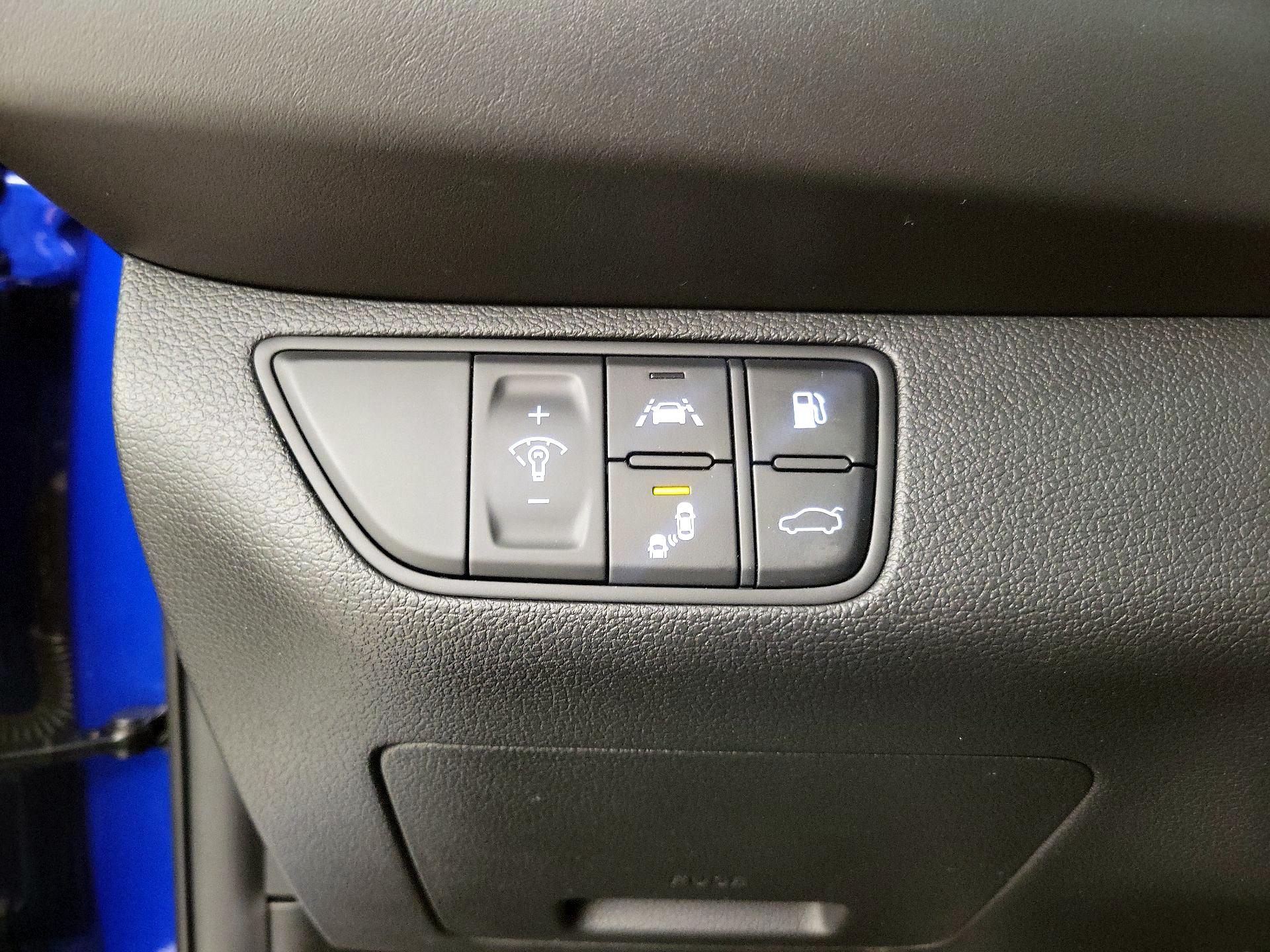 Thumbnail: 2021 Genesis G70 - 13