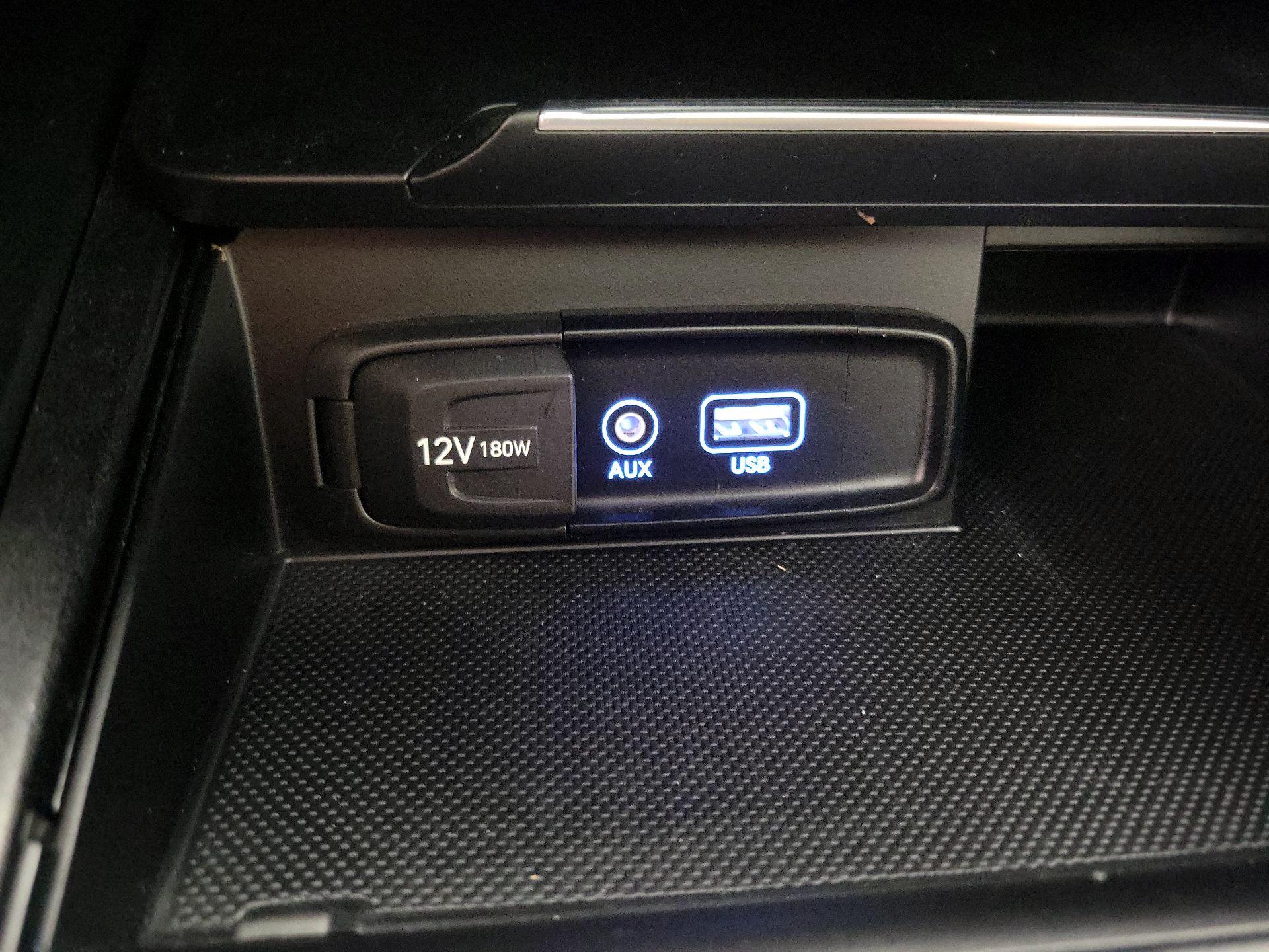 Thumbnail: 2021 Genesis G70 - 19