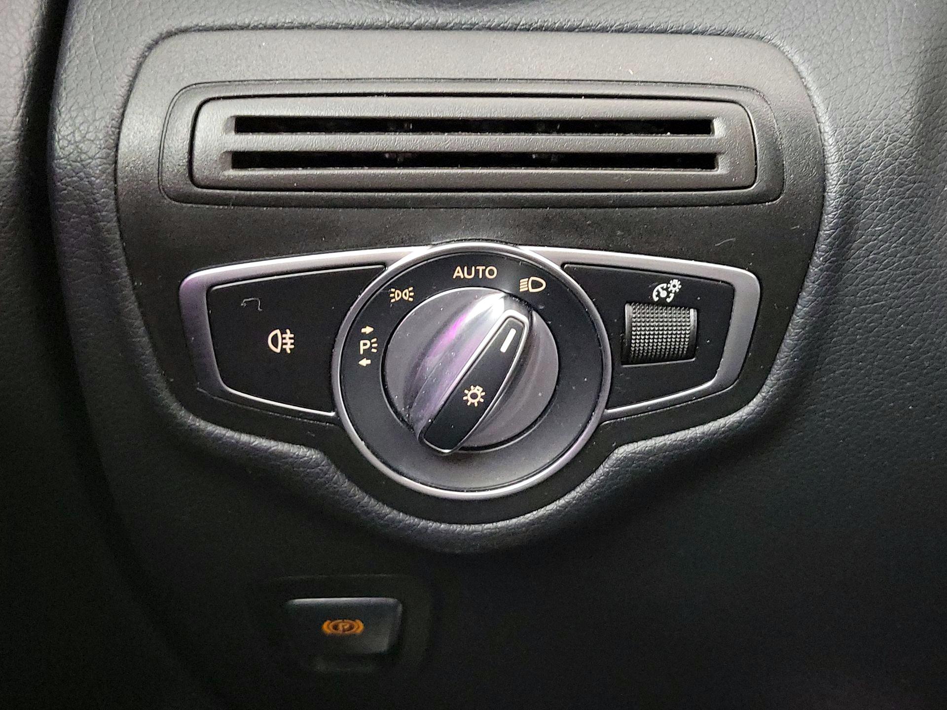 Thumbnail: 2021 Mercedes-Benz GLC - 13