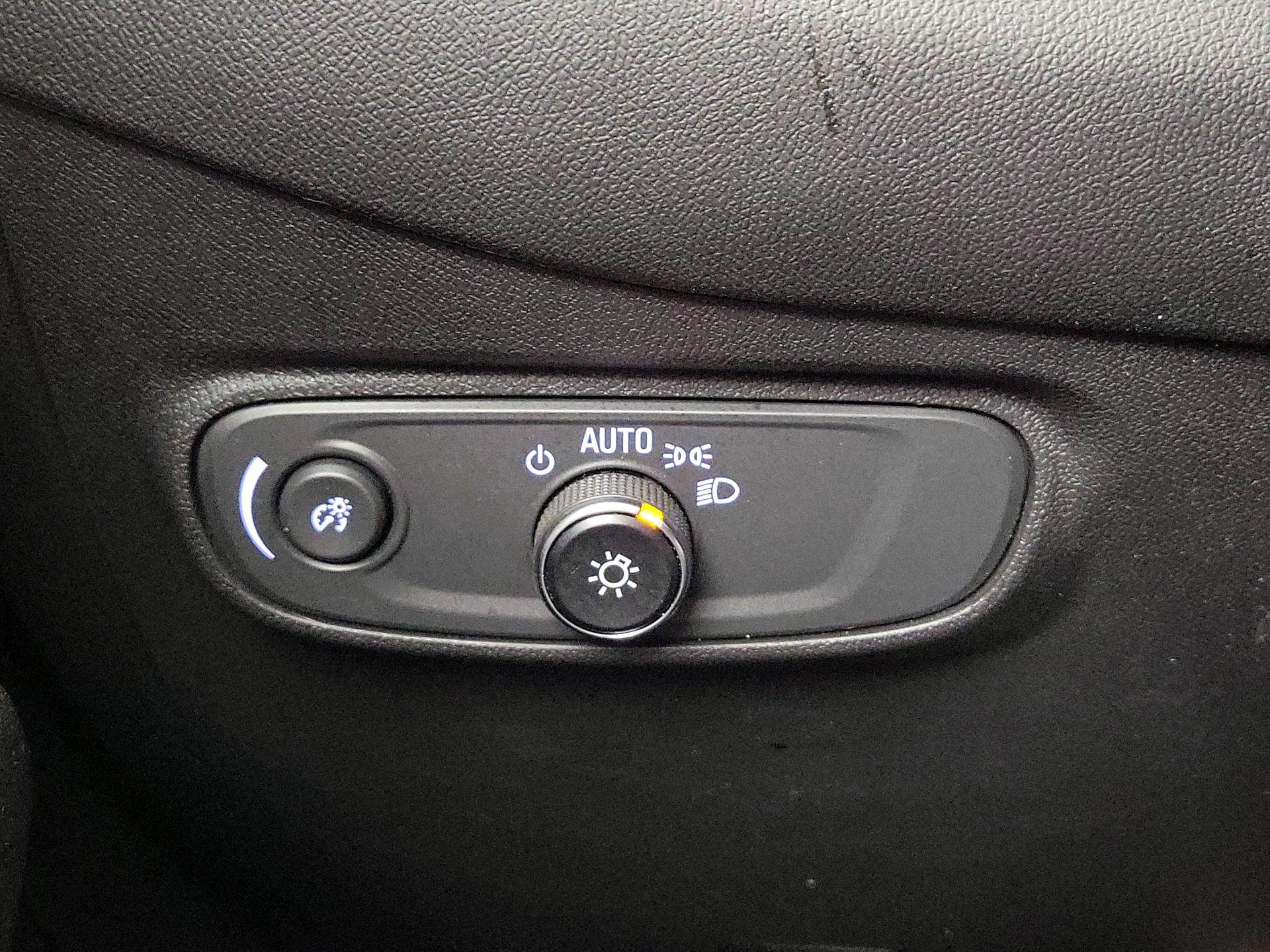 Thumbnail: 2022 Chevrolet Equinox - 13