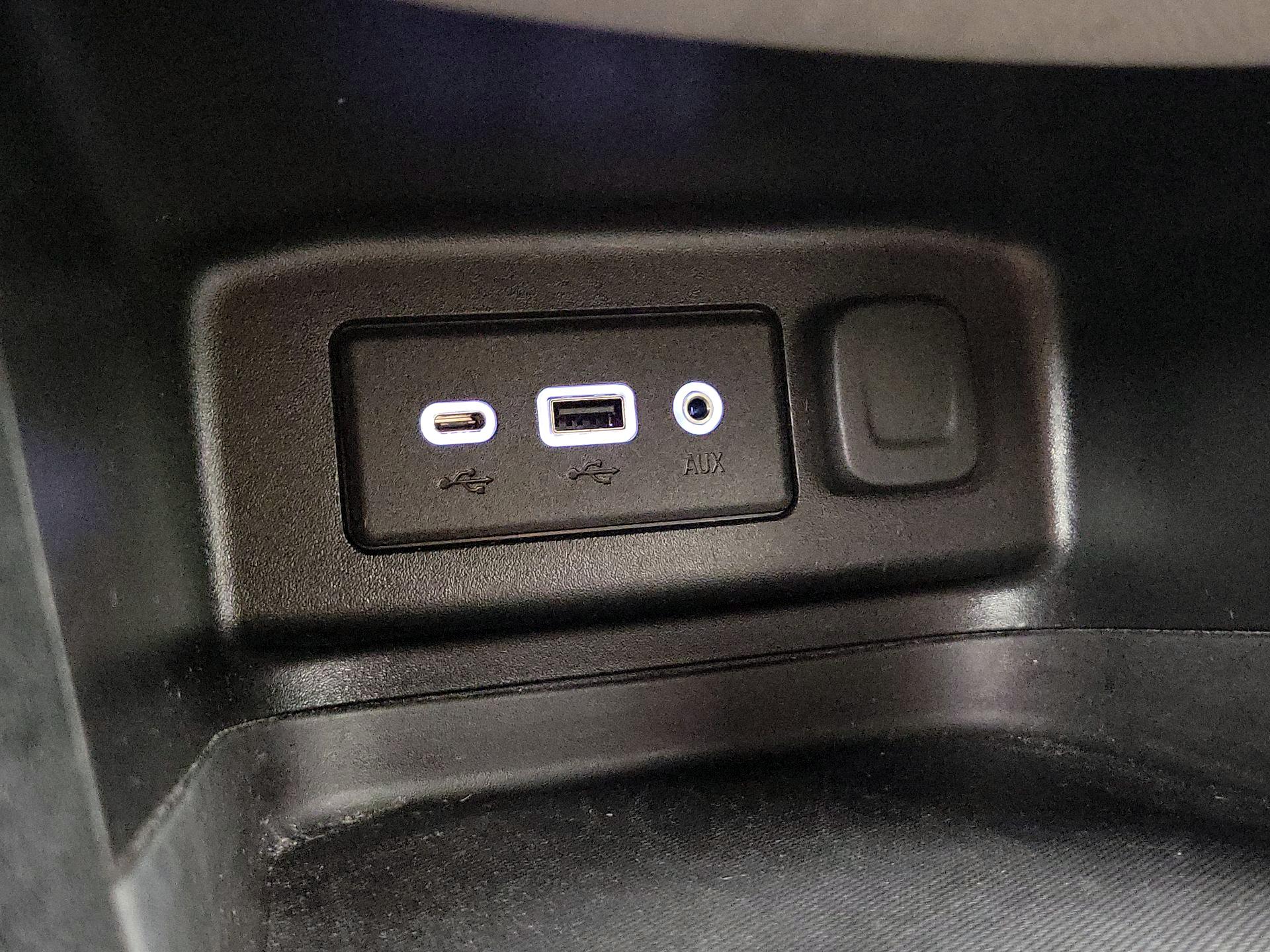 Thumbnail: 2022 Chevrolet Equinox - 18