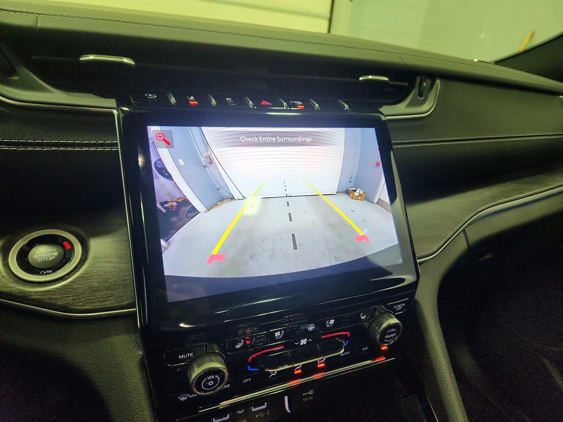 Thumbnail: 2022 Jeep Grand Cherokee - 15