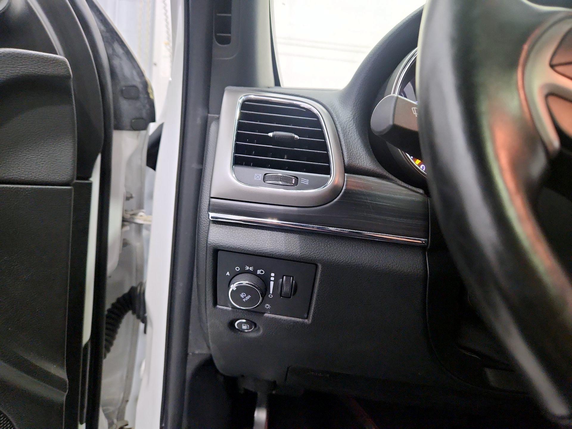 Thumbnail: 2022 Jeep Grand Cherokee - 13