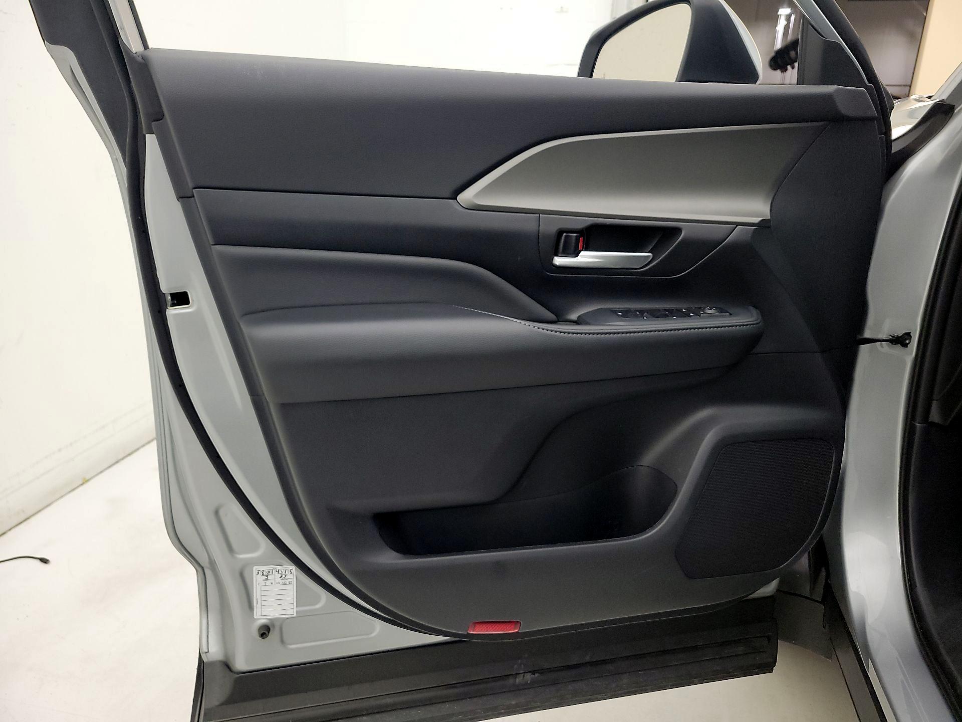 Thumbnail: 2025 Toyota Grand Highlander - 12