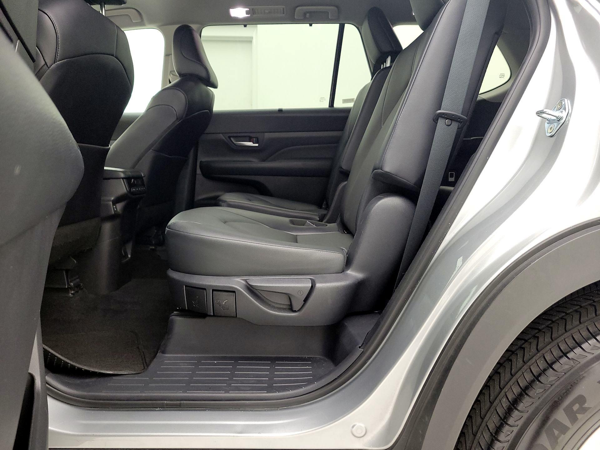 Thumbnail: 2025 Toyota Grand Highlander - 19