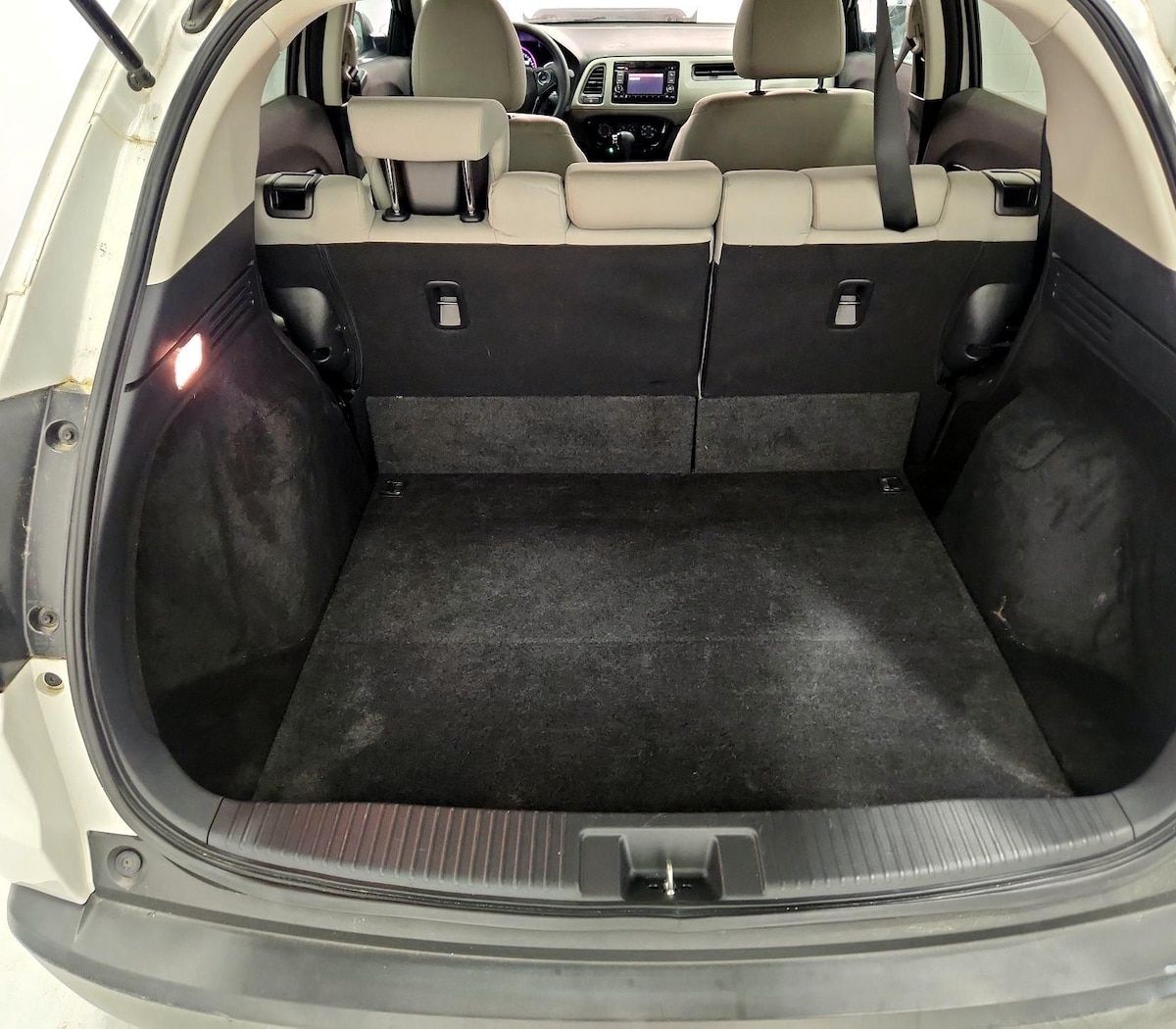 Trunk/Cargo (Seats Up)