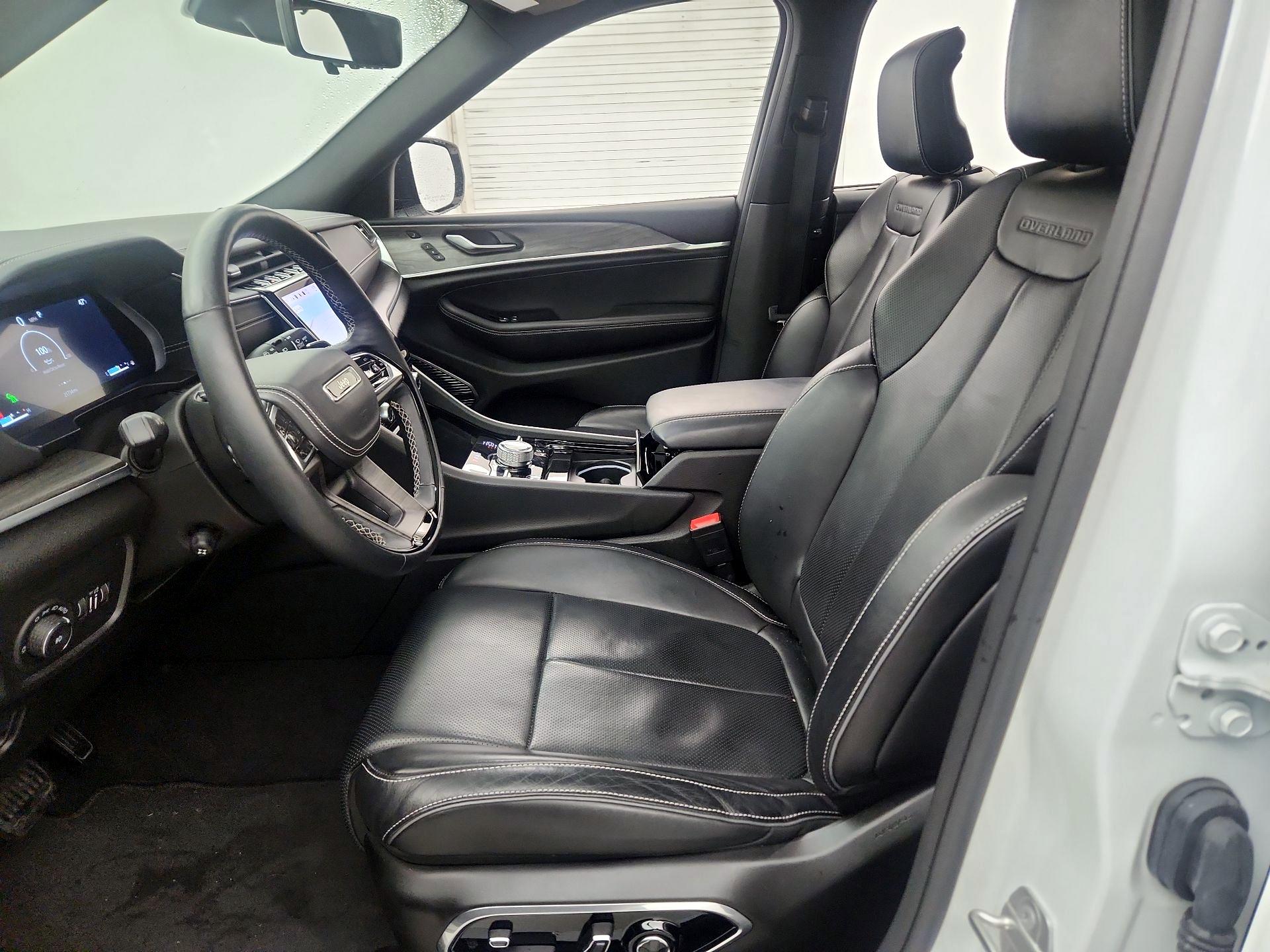 Thumbnail: 2022 Jeep Grand Cherokee - 11