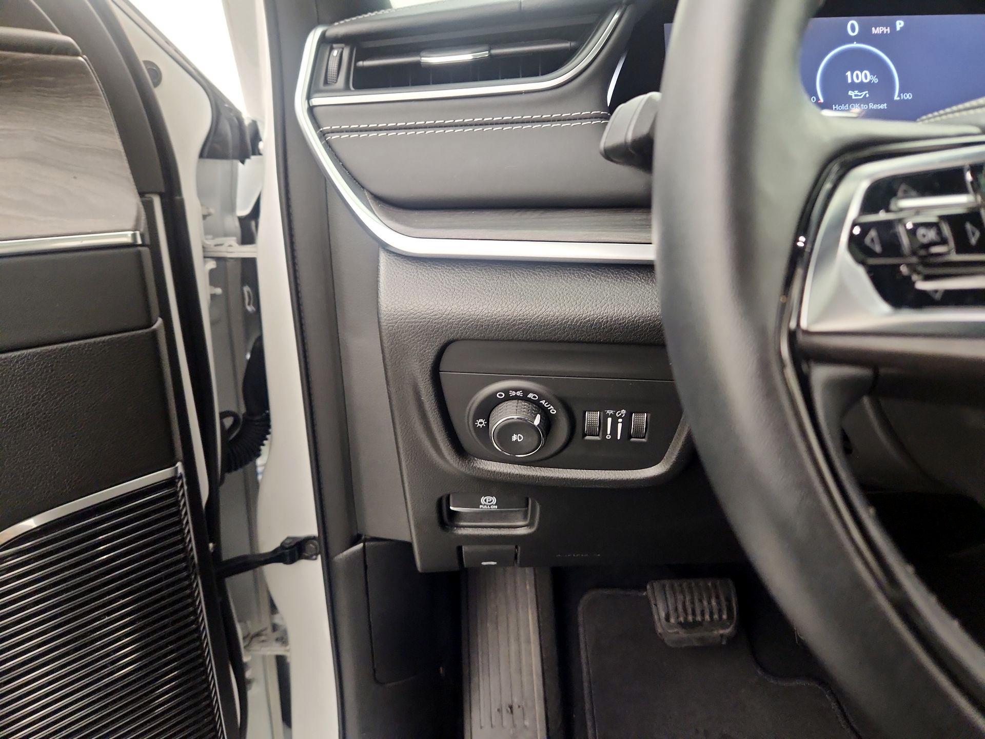 Thumbnail: 2022 Jeep Grand Cherokee - 13