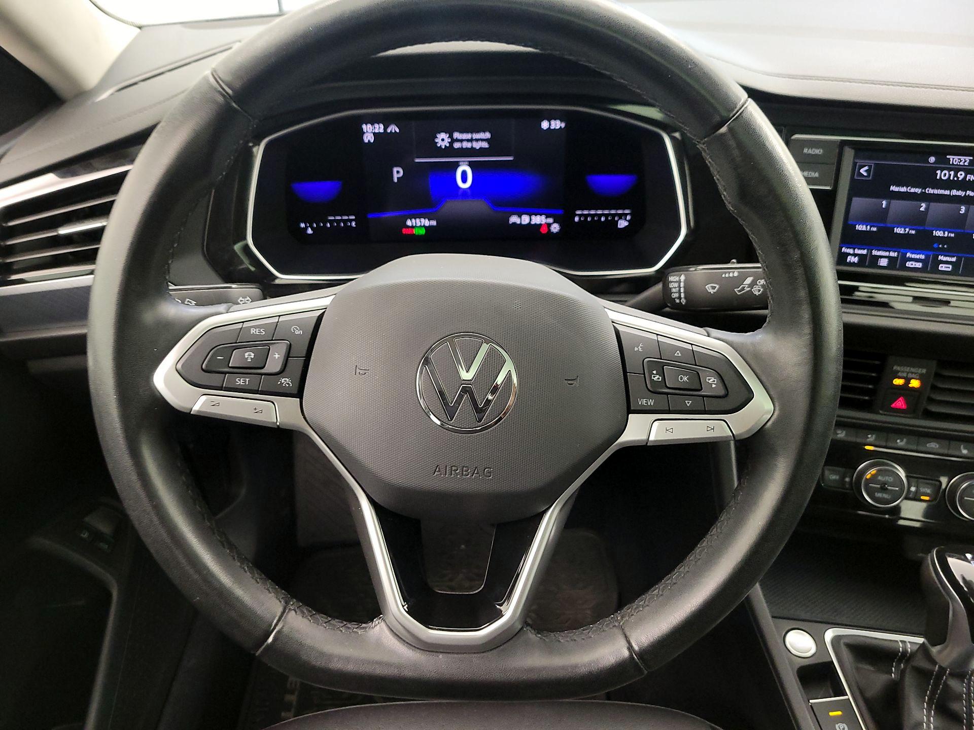 Thumbnail: 2022 Volkswagen Jetta - 10