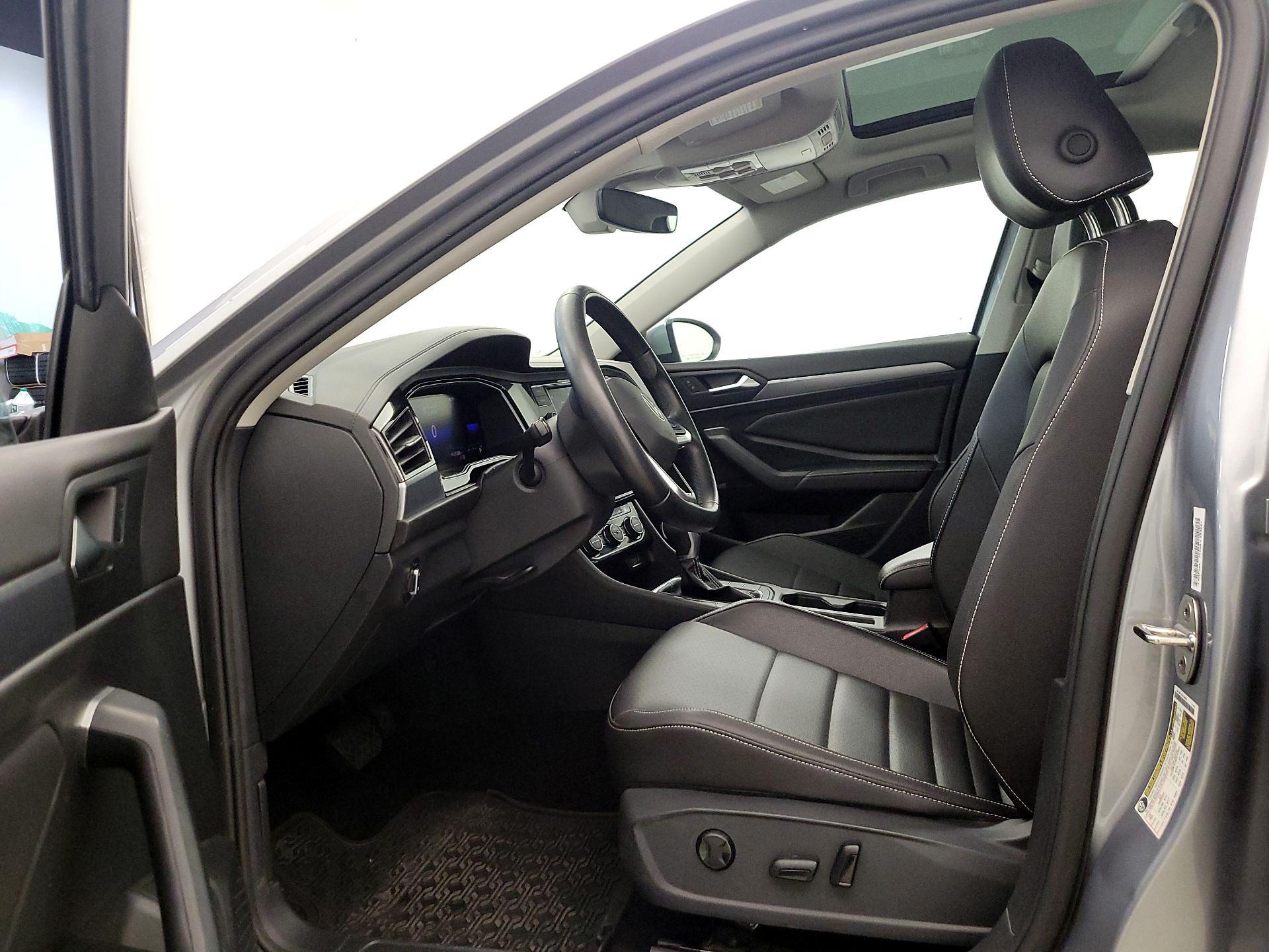 Thumbnail: 2022 Volkswagen Jetta - 11