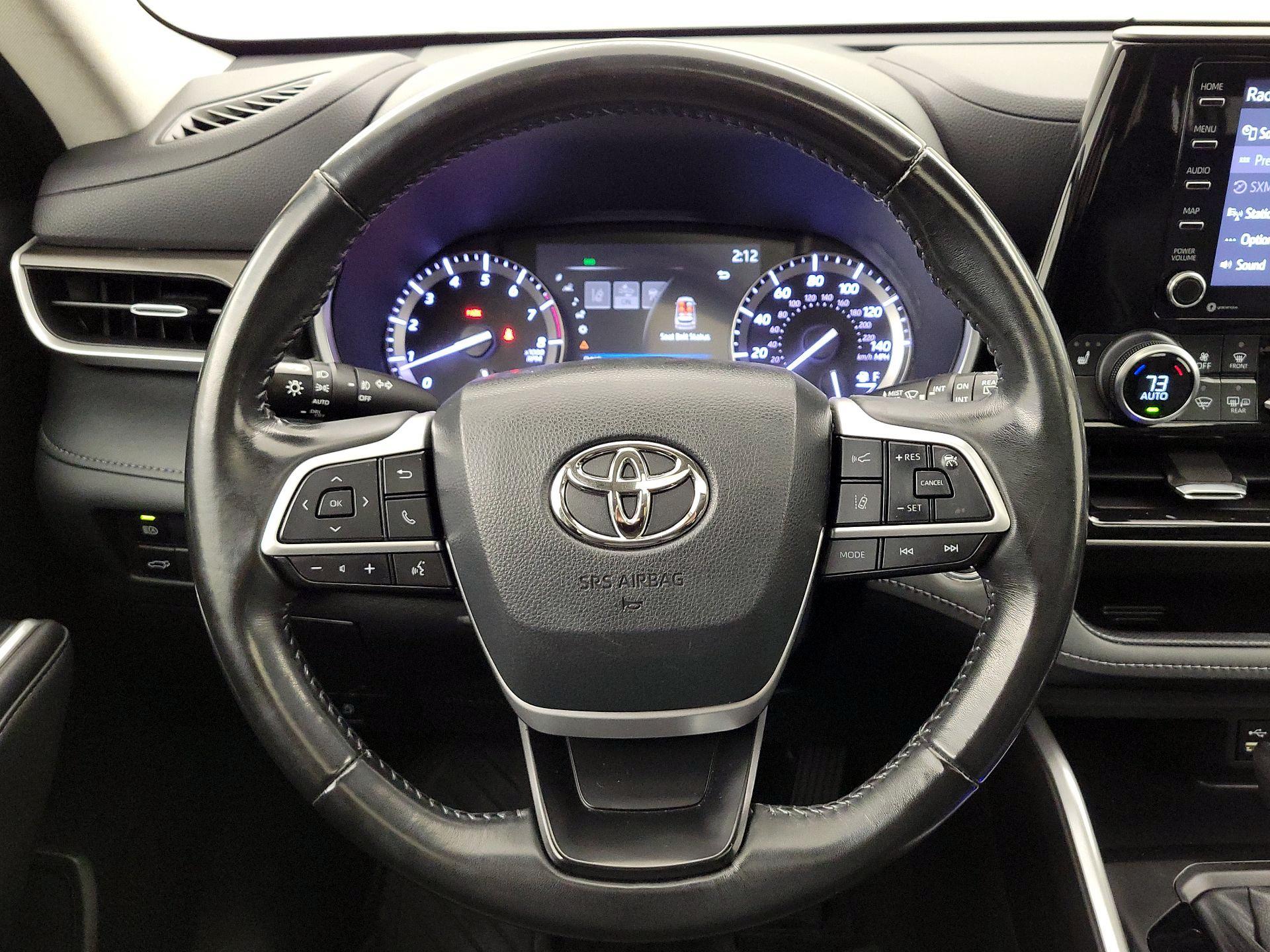 Thumbnail: 2022 Toyota Highlander - 10