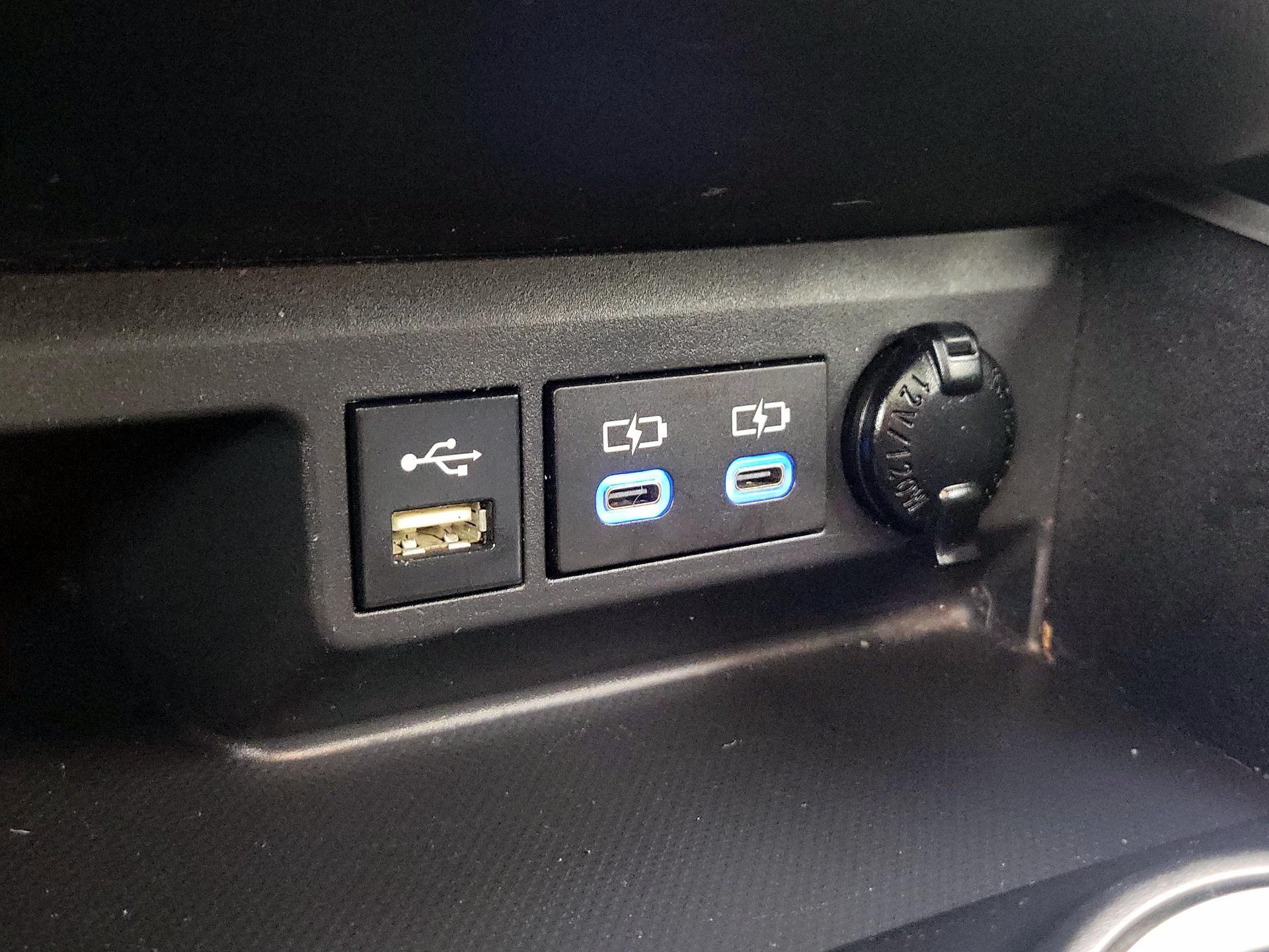 Thumbnail: 2022 Toyota Highlander - 18