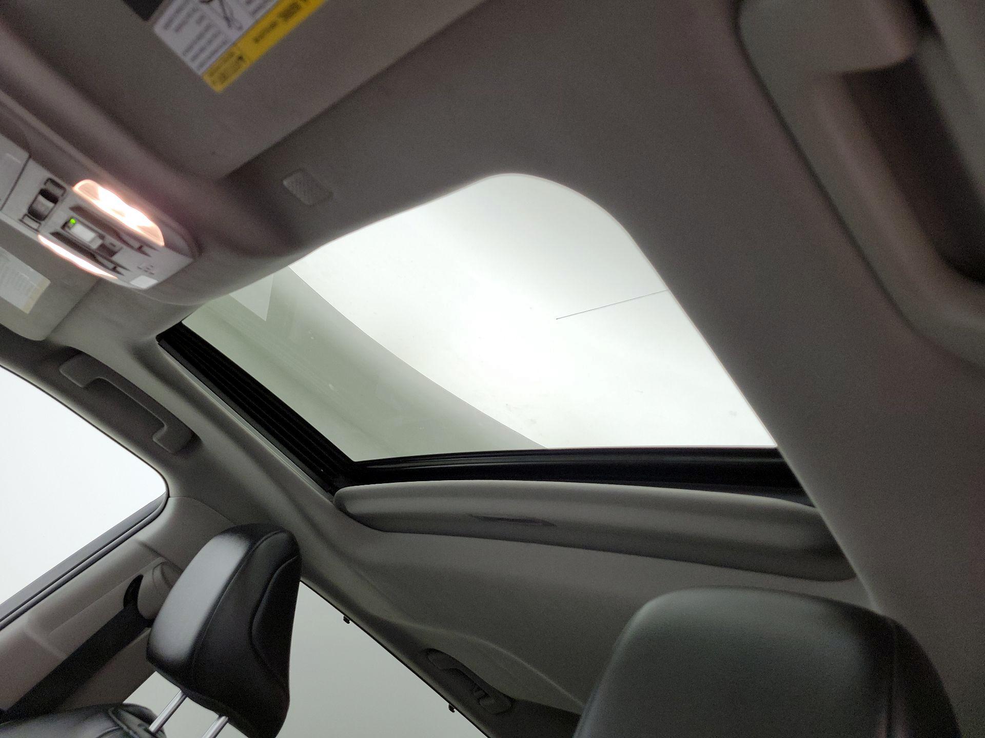 Thumbnail: 2022 Toyota Highlander - 19