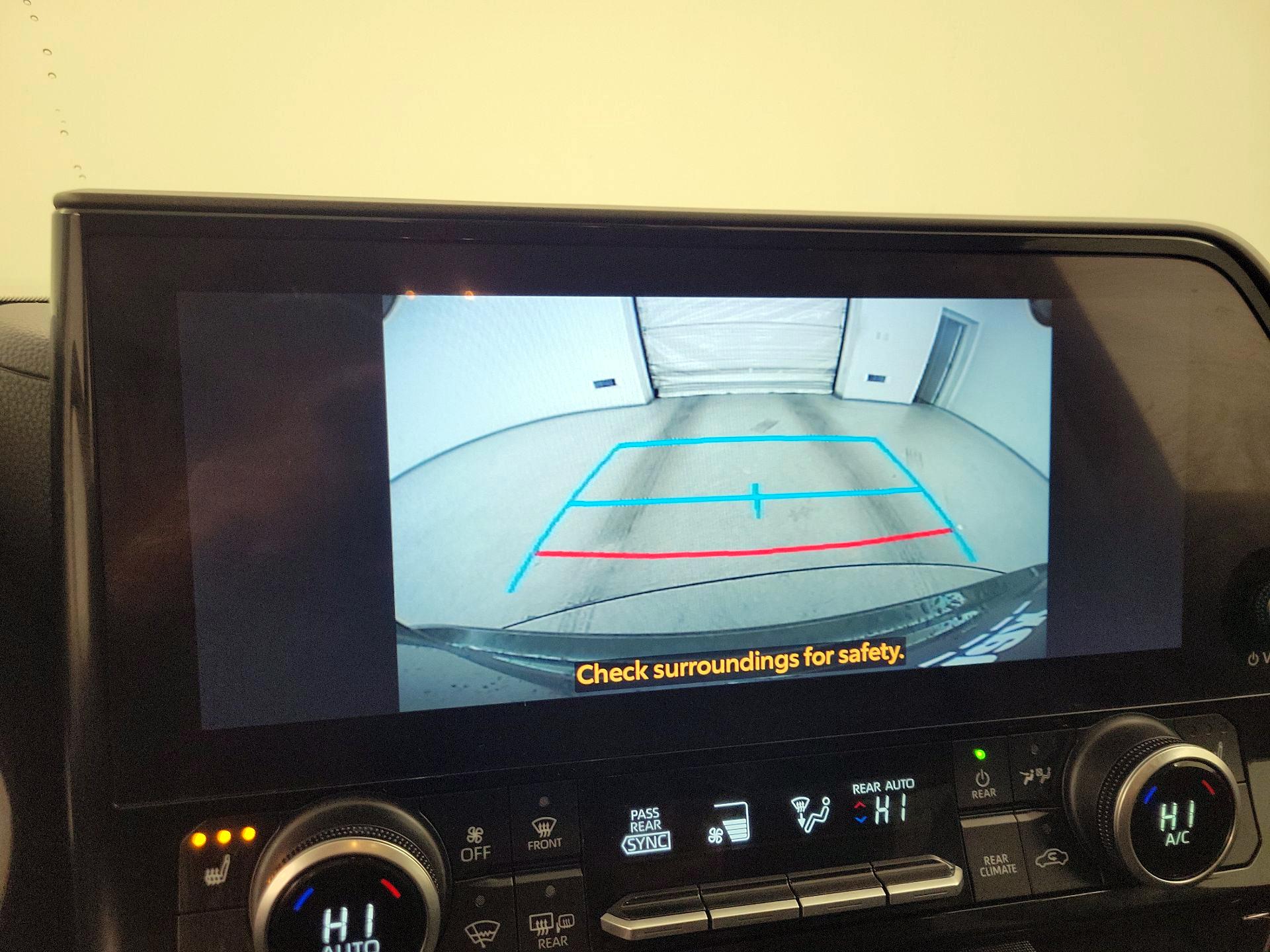 Thumbnail: 2023 Toyota Highlander - 15