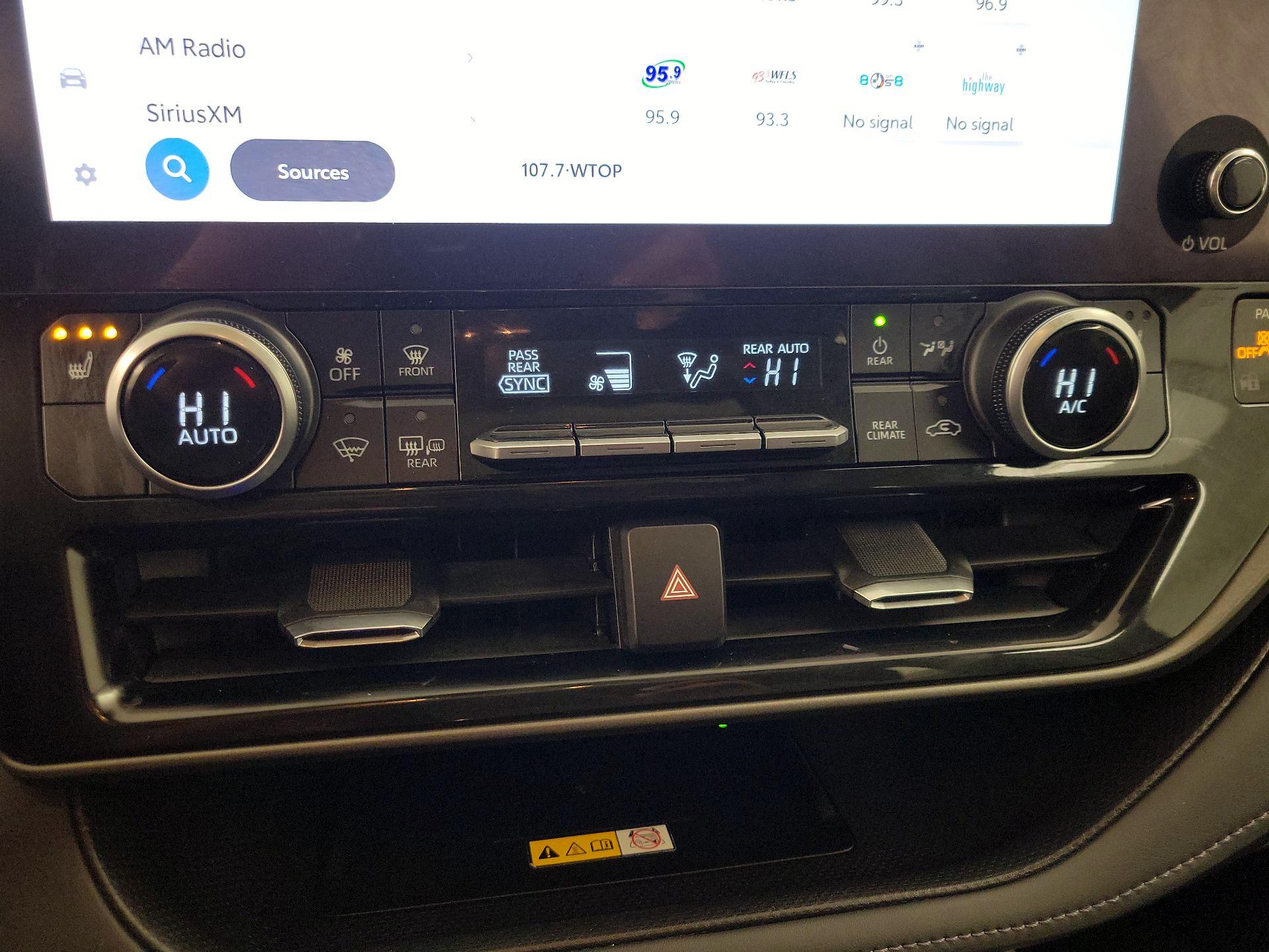 Thumbnail: 2023 Toyota Highlander - 17