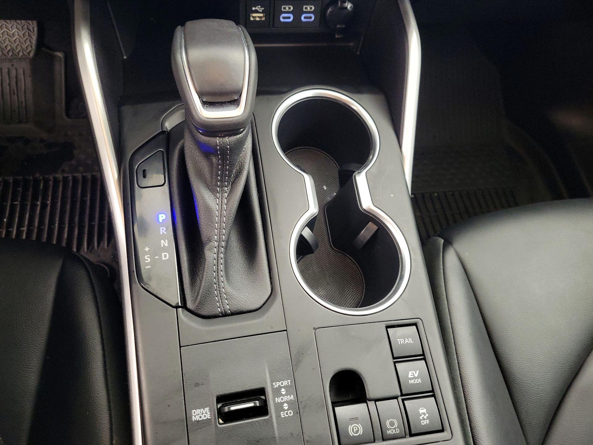 Thumbnail: 2023 Toyota Highlander - 18