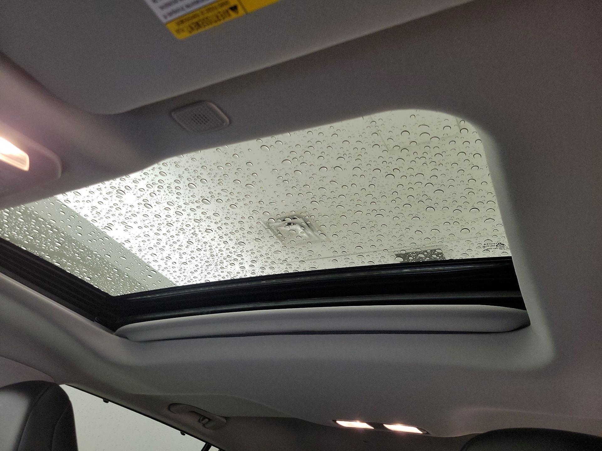 Thumbnail: 2023 Toyota Highlander - 20