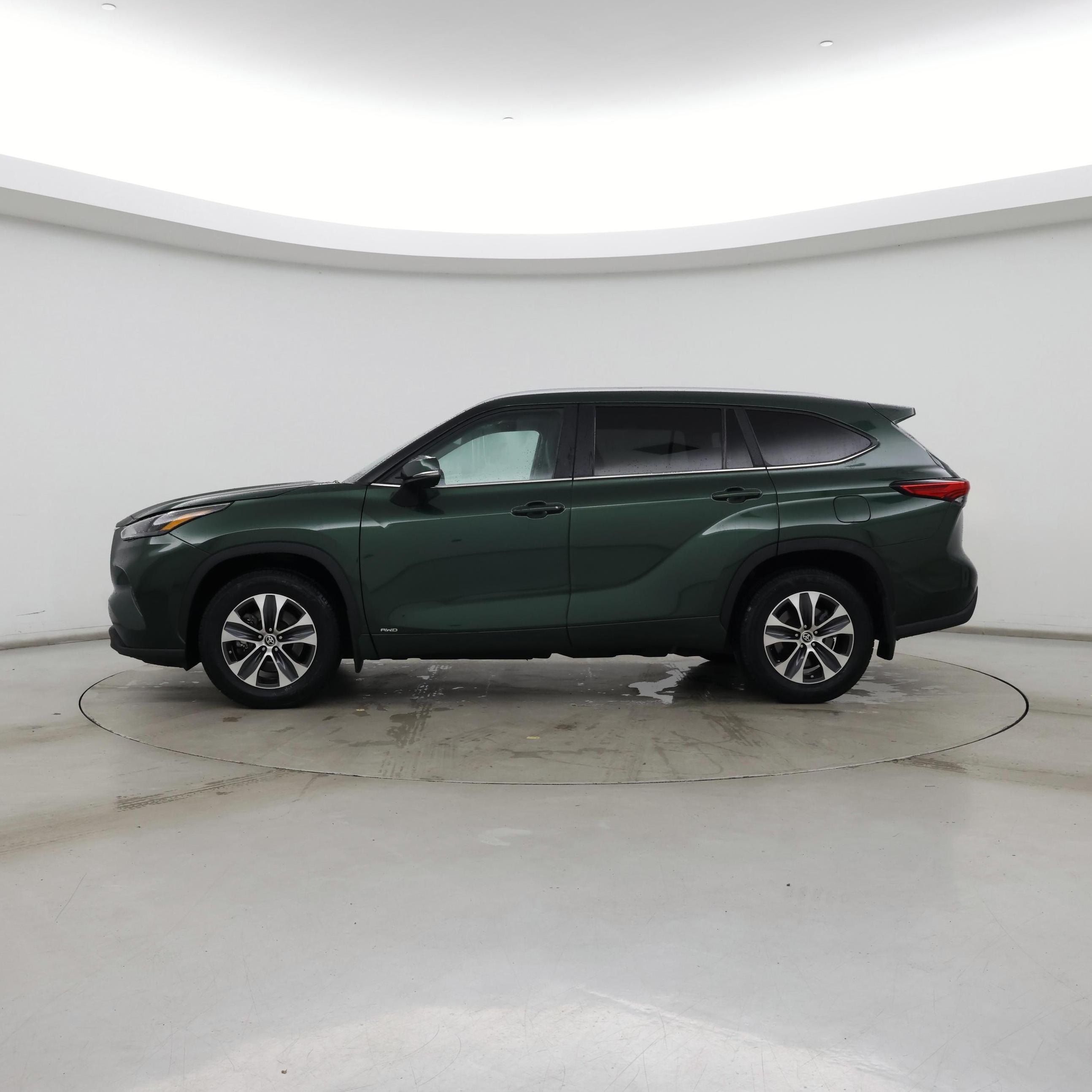 Thumbnail: 2023 Toyota Highlander - 3