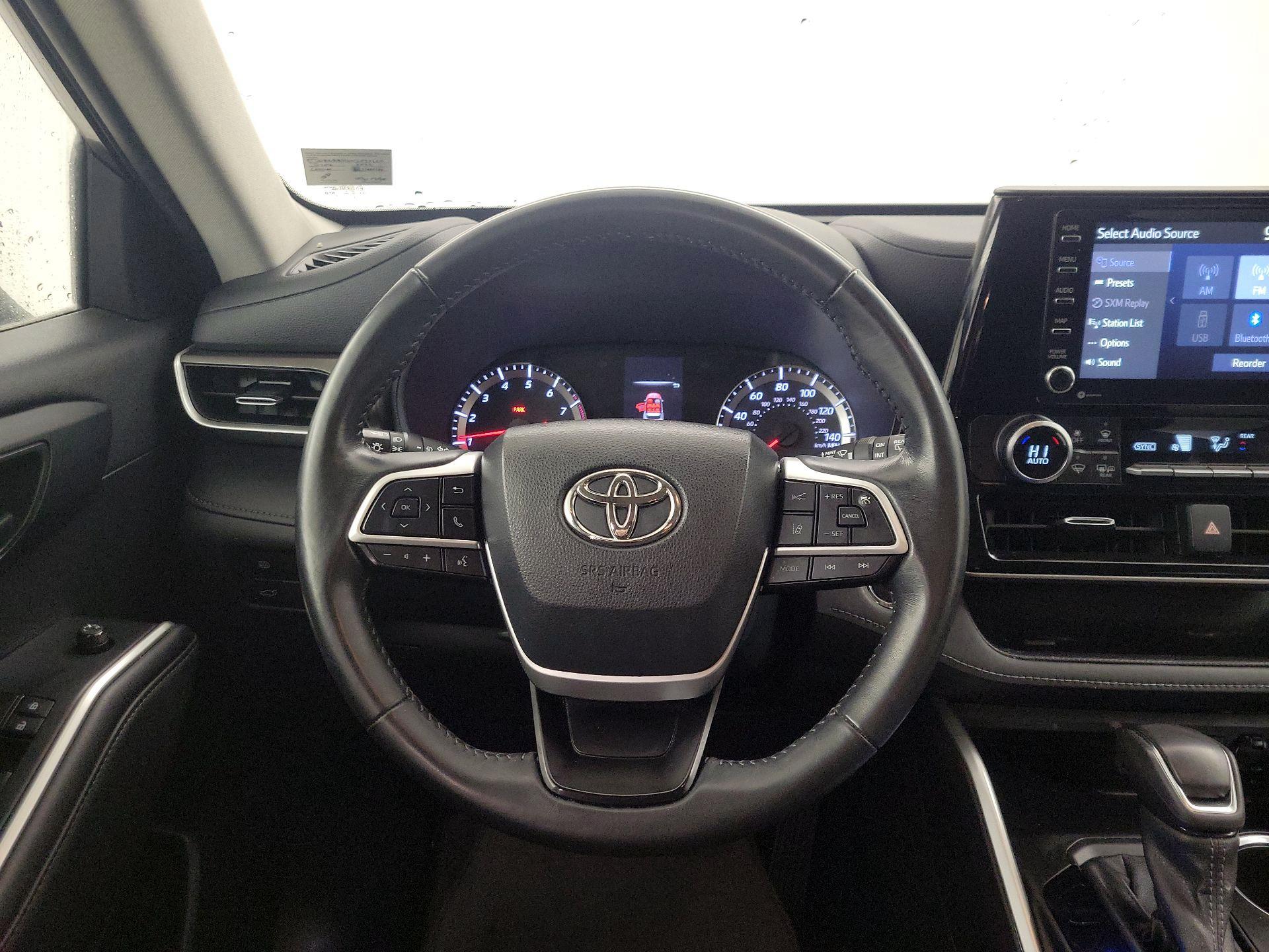 Thumbnail: 2022 Toyota Highlander - 10