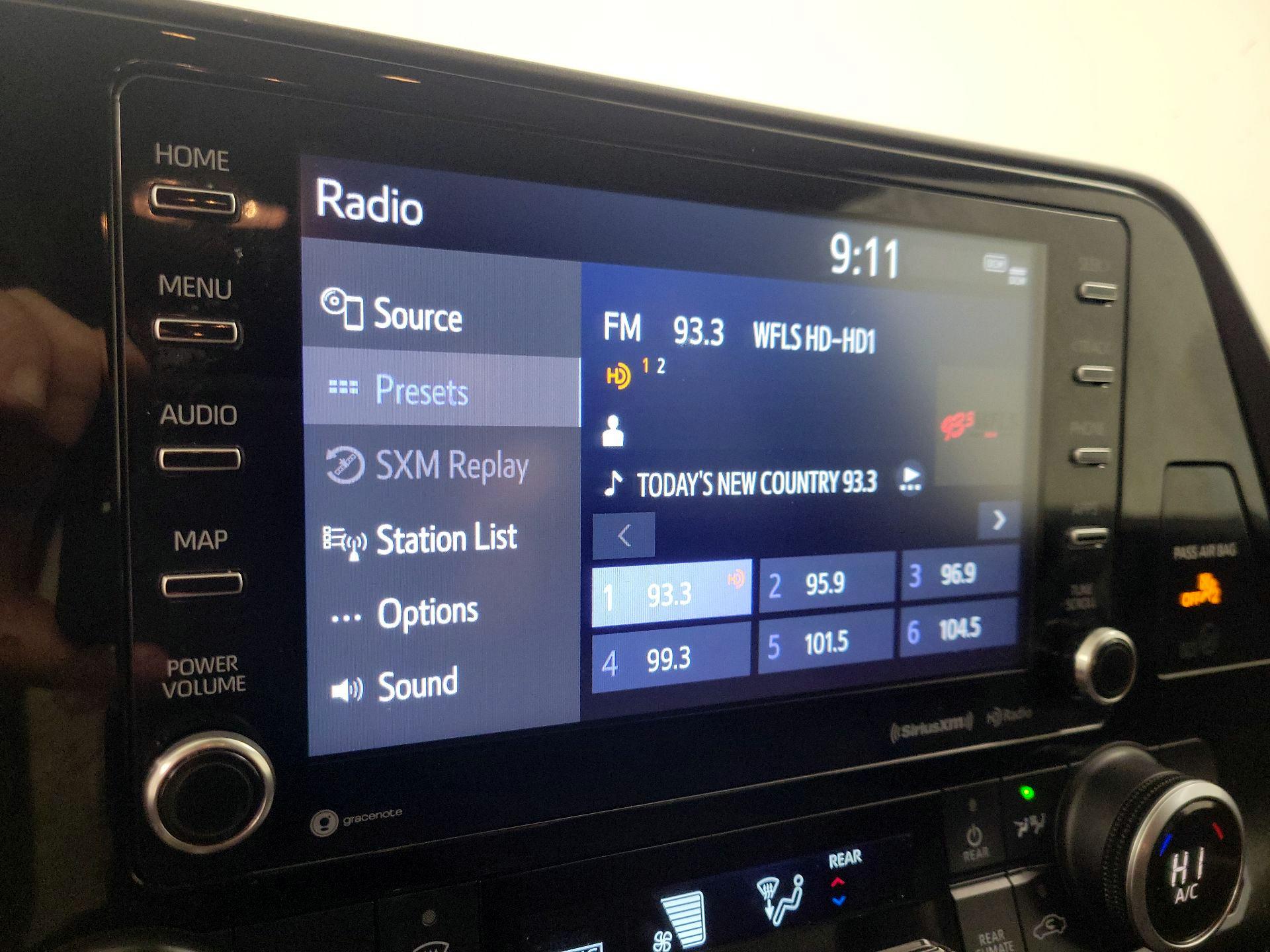 Thumbnail: 2022 Toyota Highlander - 15