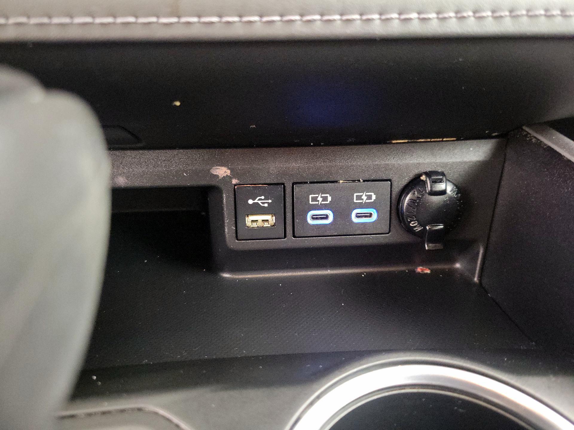 Thumbnail: 2022 Toyota Highlander - 18