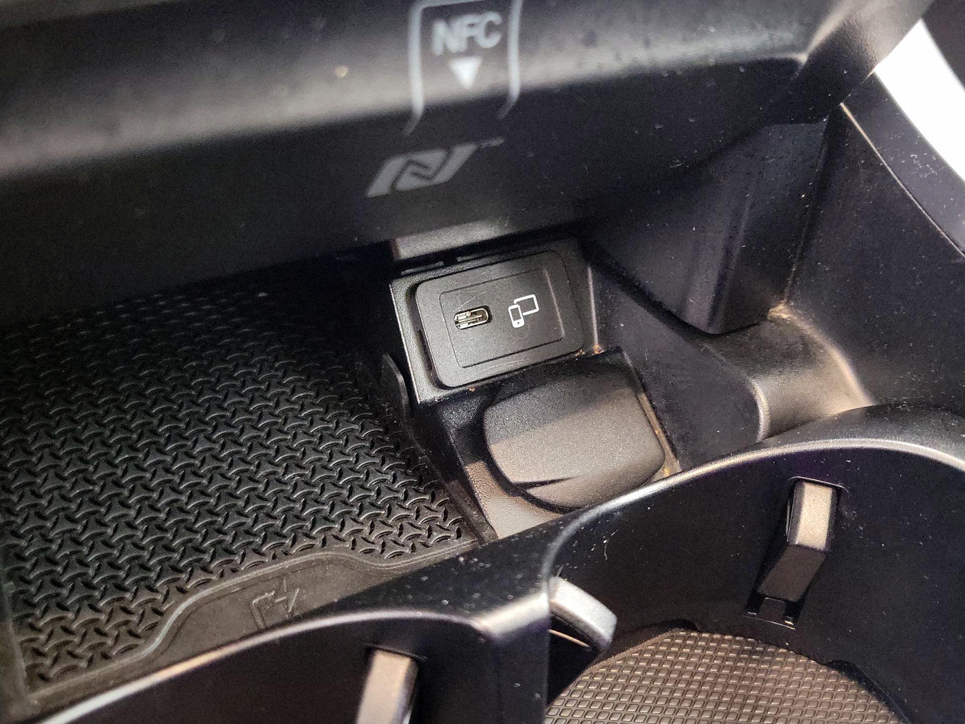 Thumbnail: 2022 Mercedes-Benz E-Class - 19