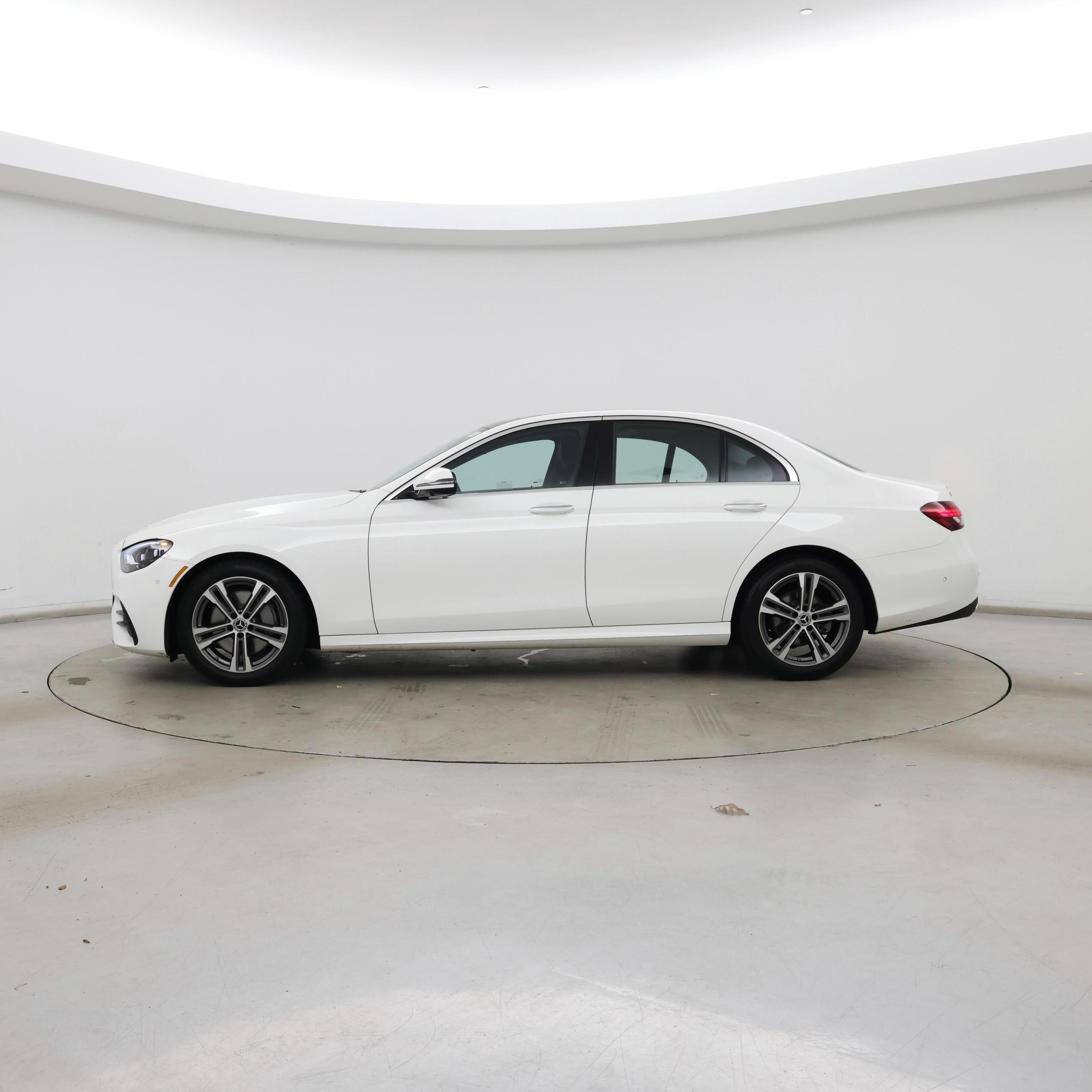 Thumbnail: 2022 Mercedes-Benz E-Class - 3