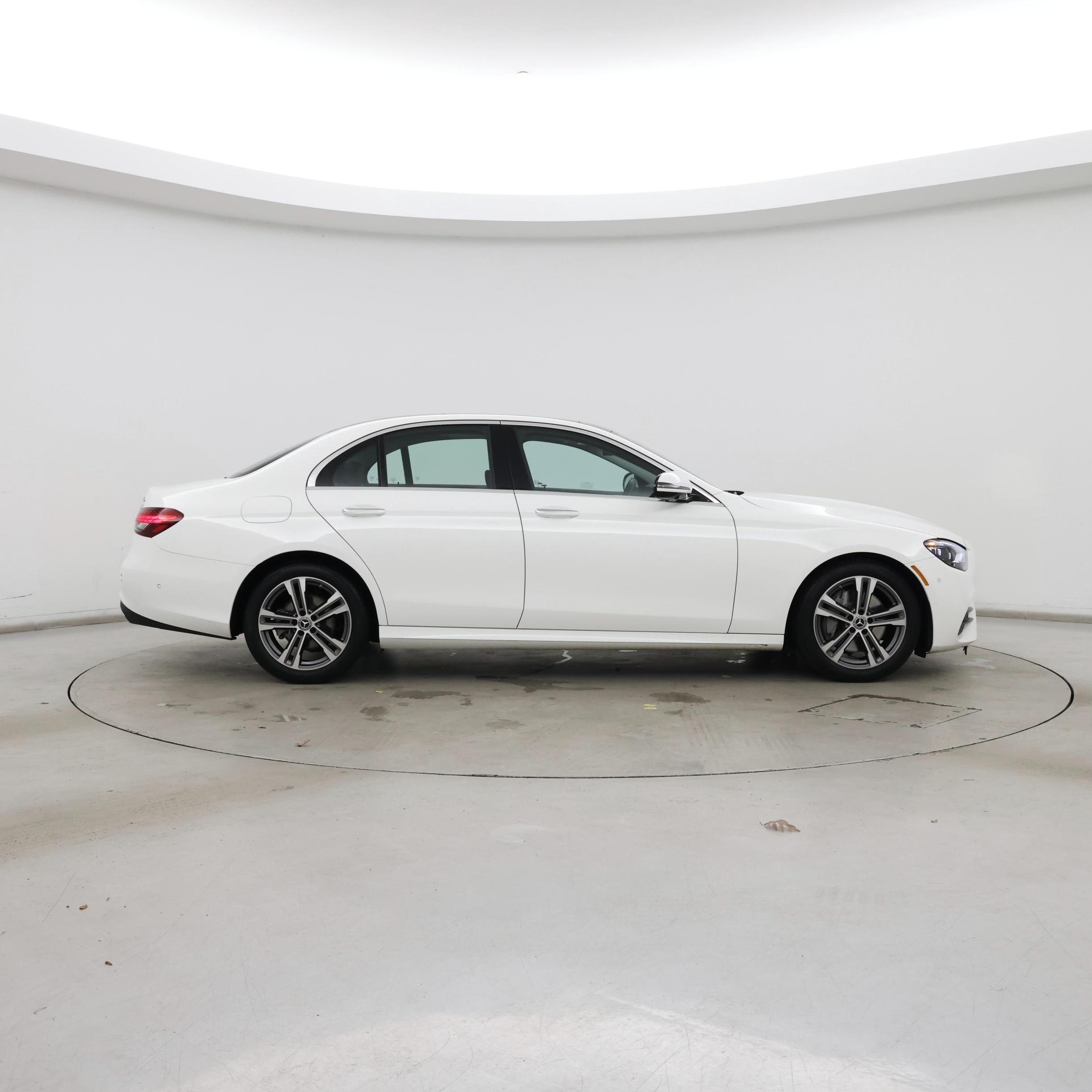 Thumbnail: 2022 Mercedes-Benz E-Class - 7